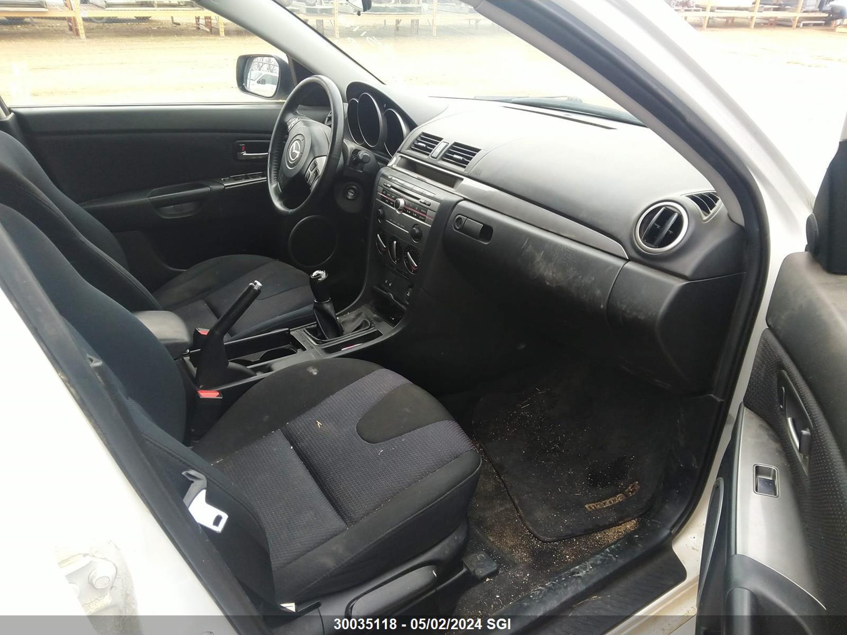 Photo 4 VIN: JM1BK343181851349 - MAZDA 3 