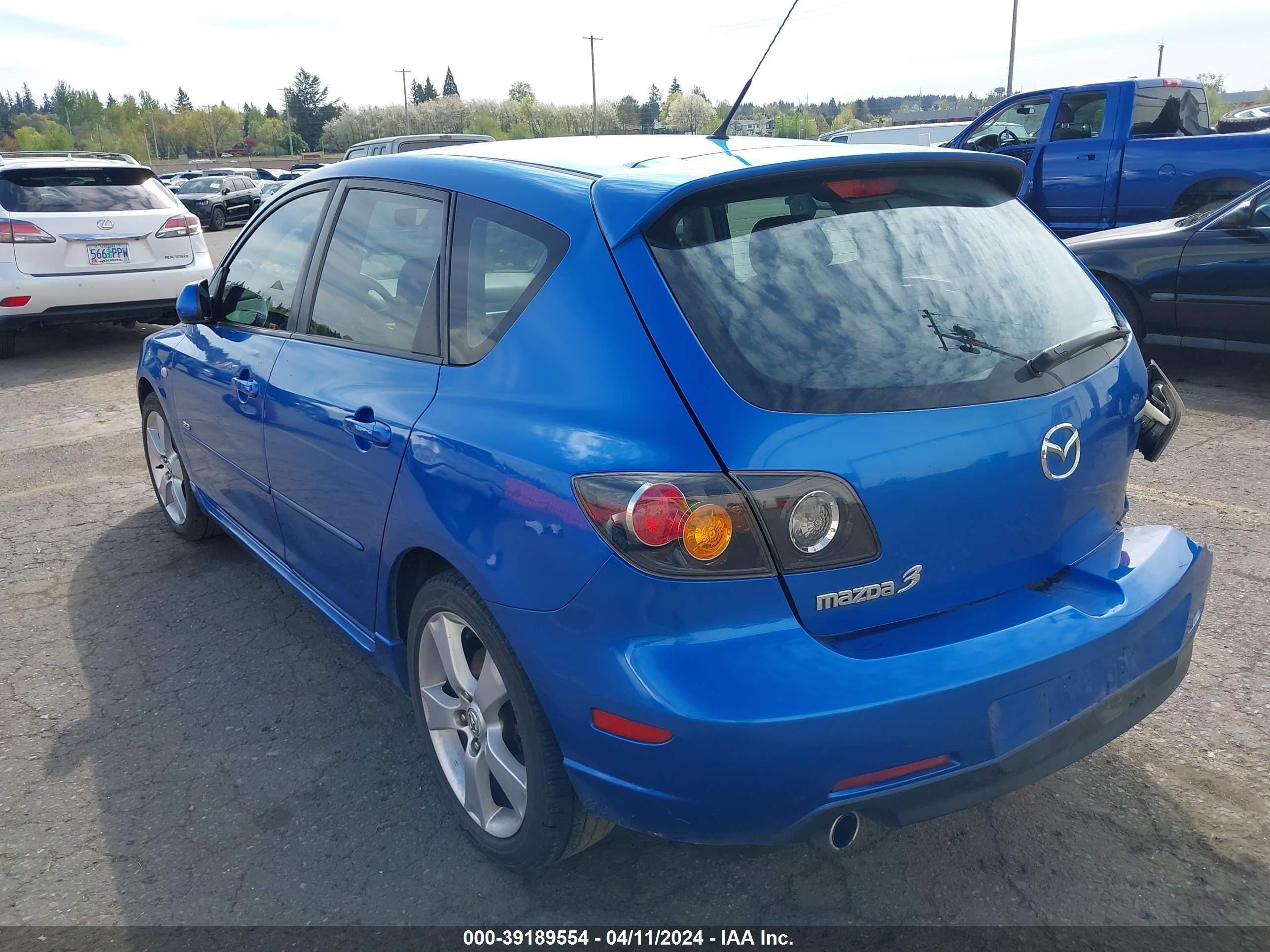 Photo 2 VIN: JM1BK343351293127 - MAZDA 3 