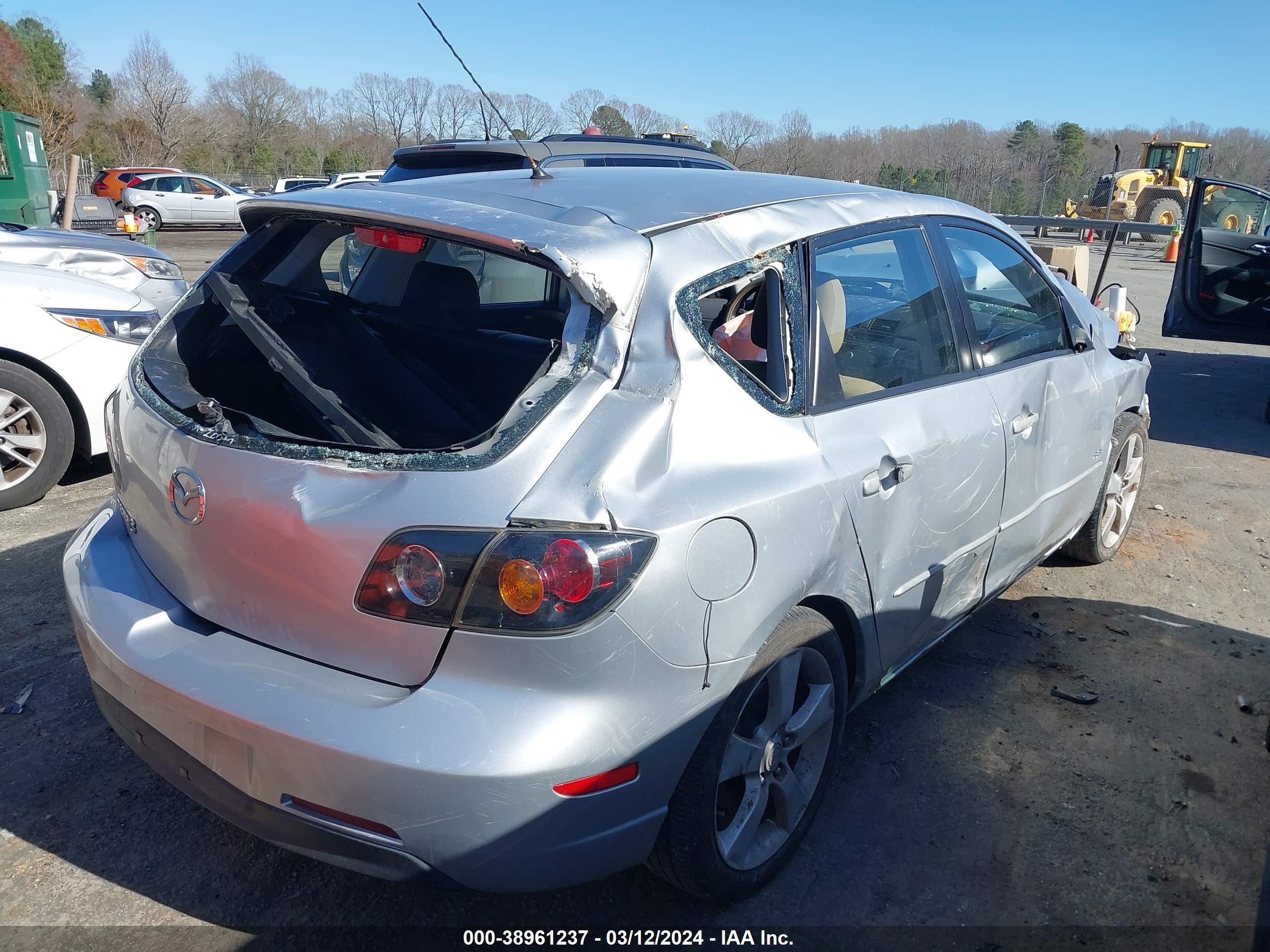 Photo 3 VIN: JM1BK343441187087 - MAZDA 3 