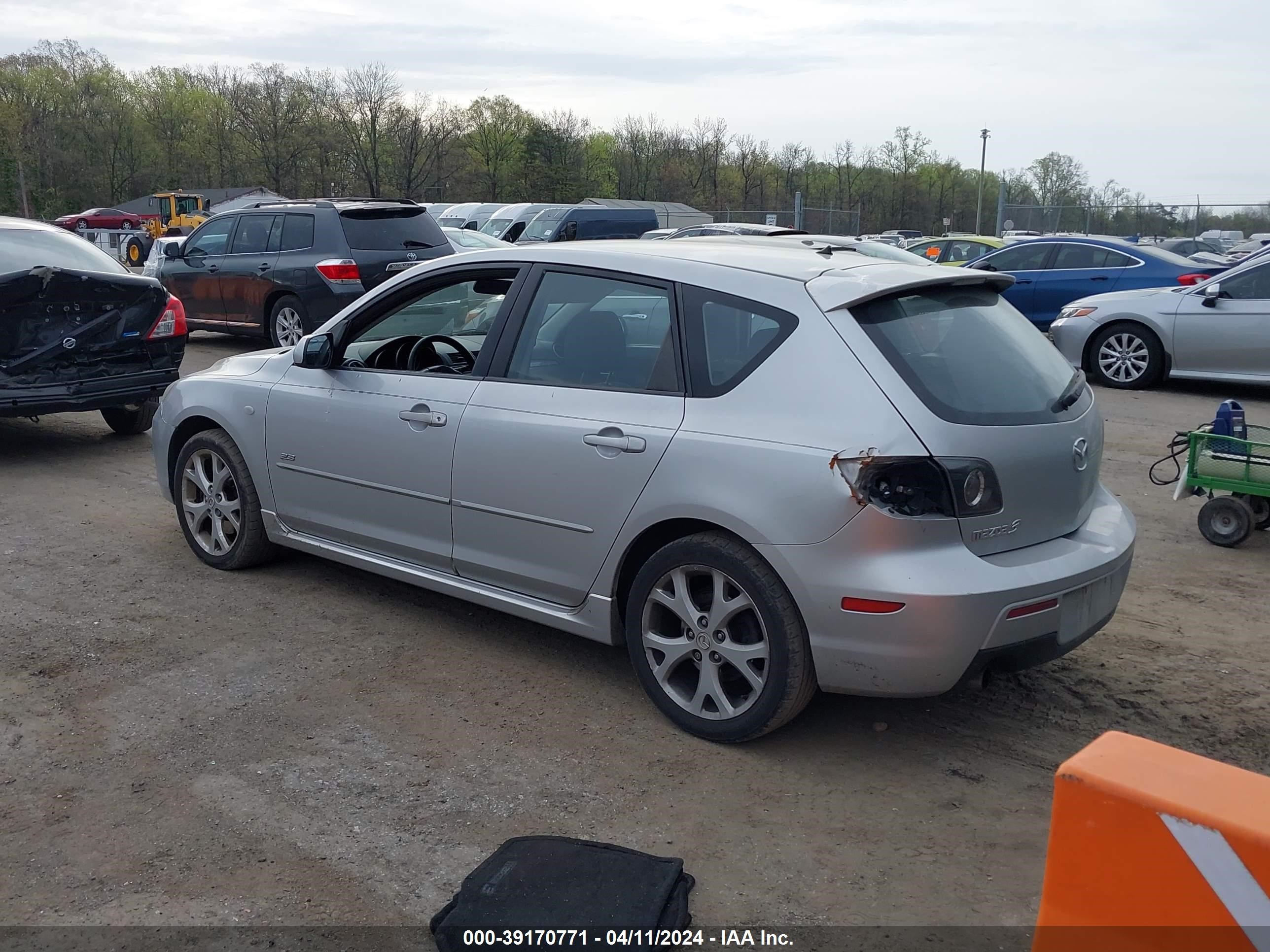 Photo 2 VIN: JM1BK343471680935 - MAZDA 3 