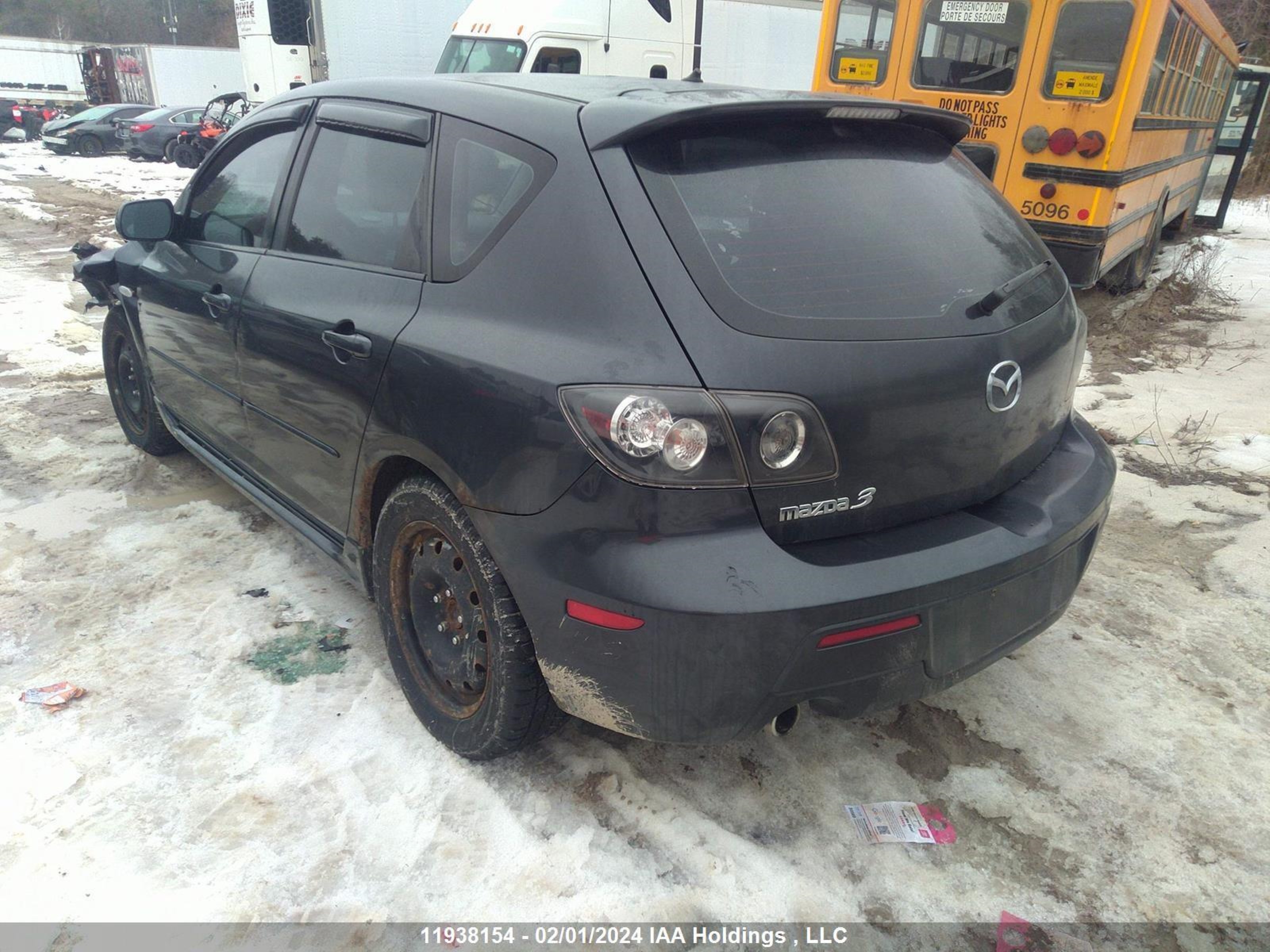 Photo 2 VIN: JM1BK343481786190 - MAZDA 3 