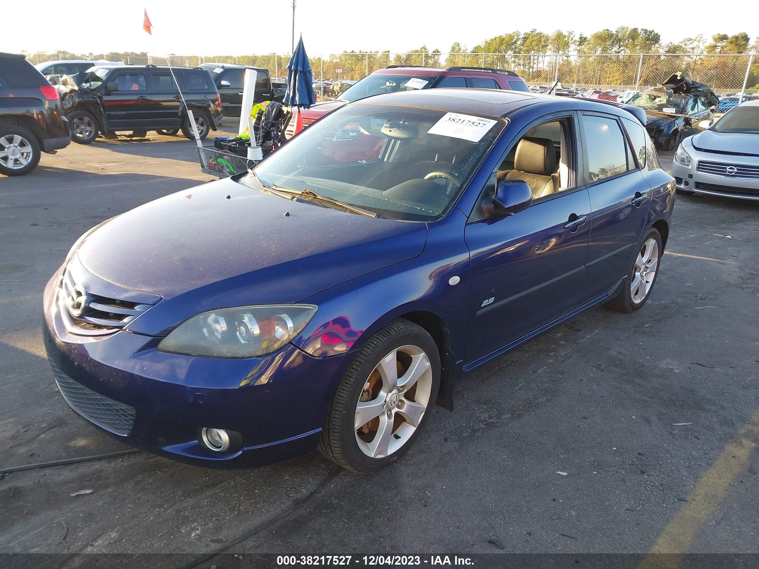 Photo 1 VIN: JM1BK343561450240 - MAZDA 3 