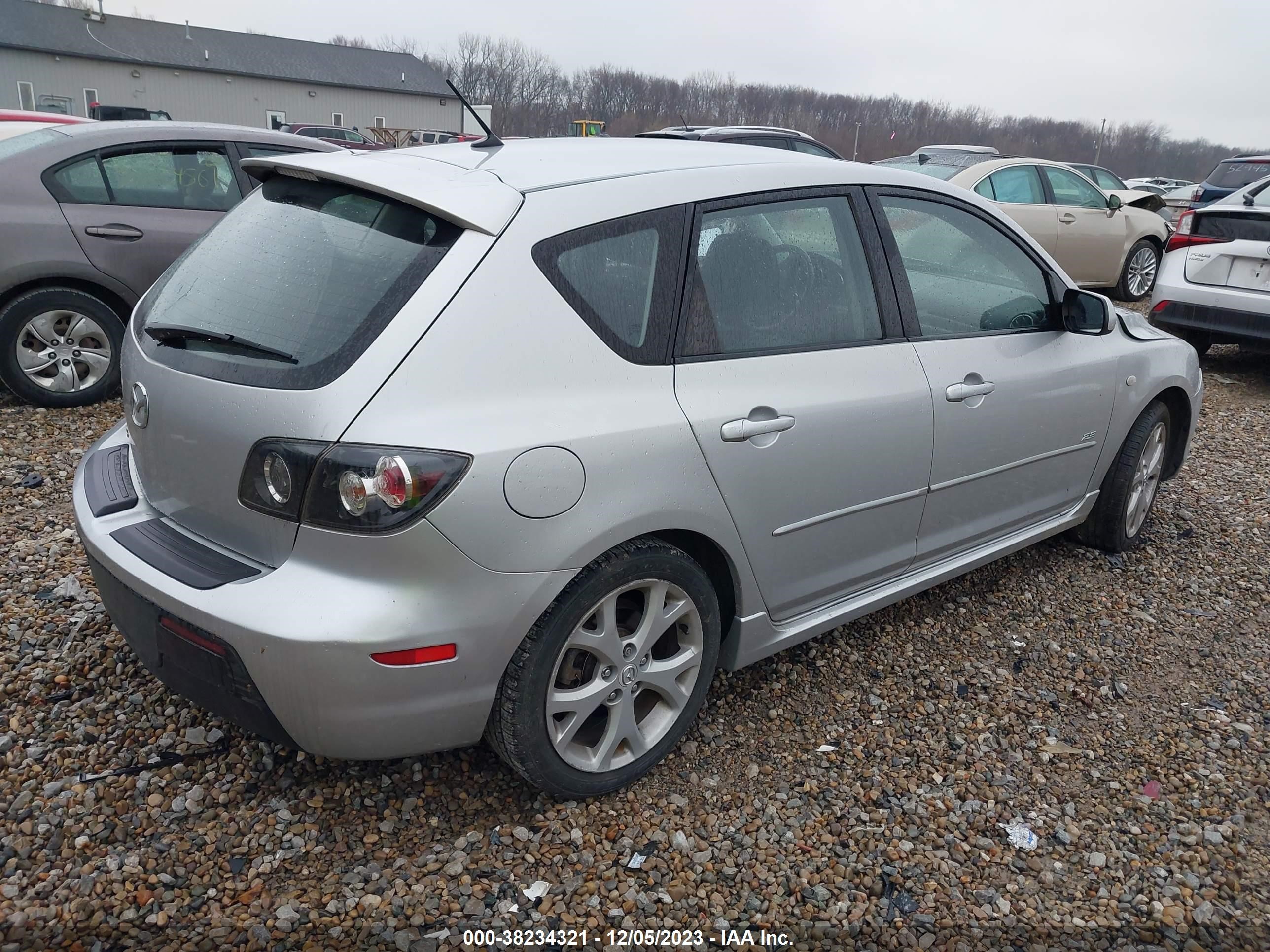 Photo 3 VIN: JM1BK343681173617 - MAZDA 3 