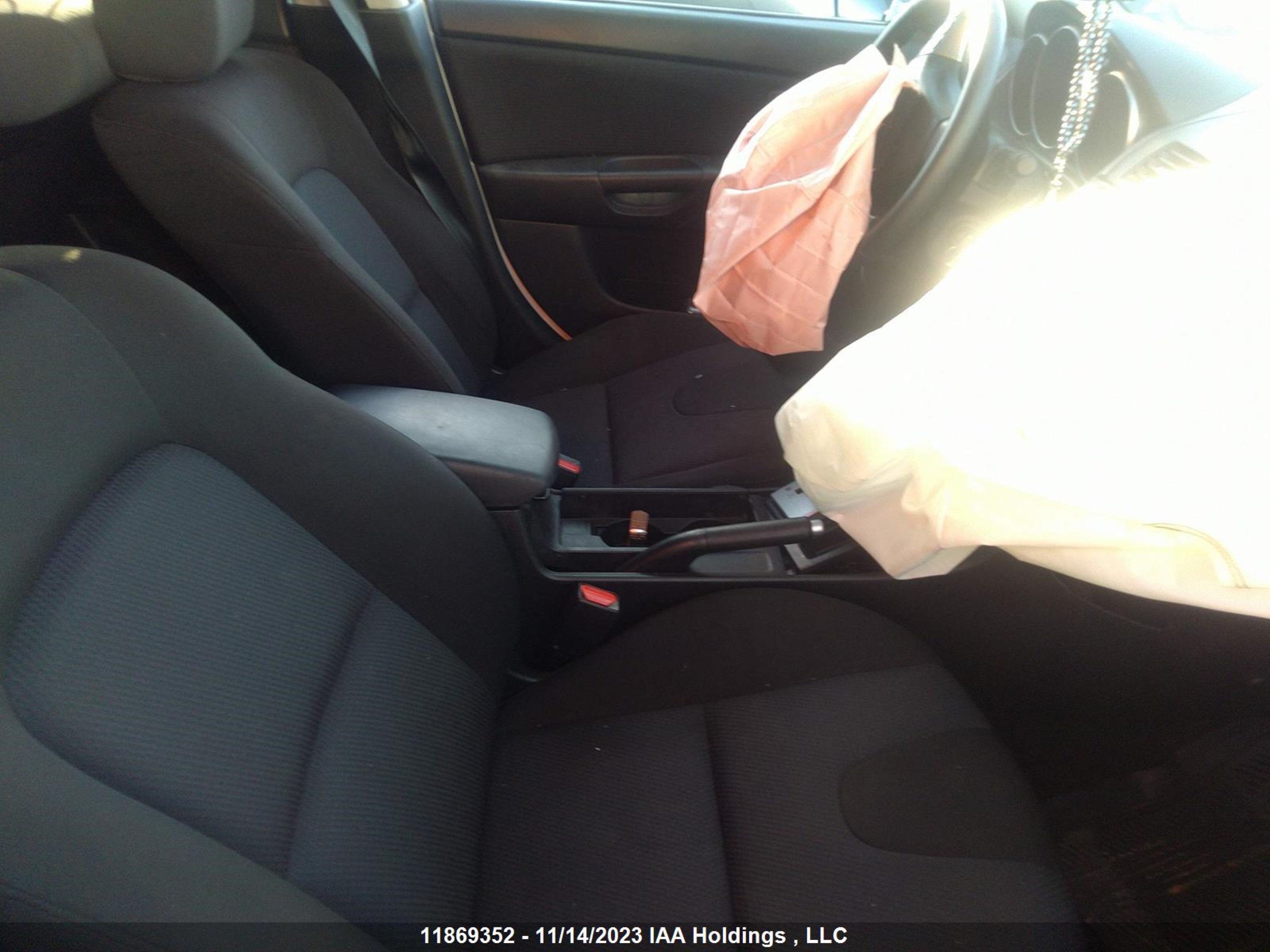 Photo 4 VIN: JM1BK343681790371 - MAZDA 3 