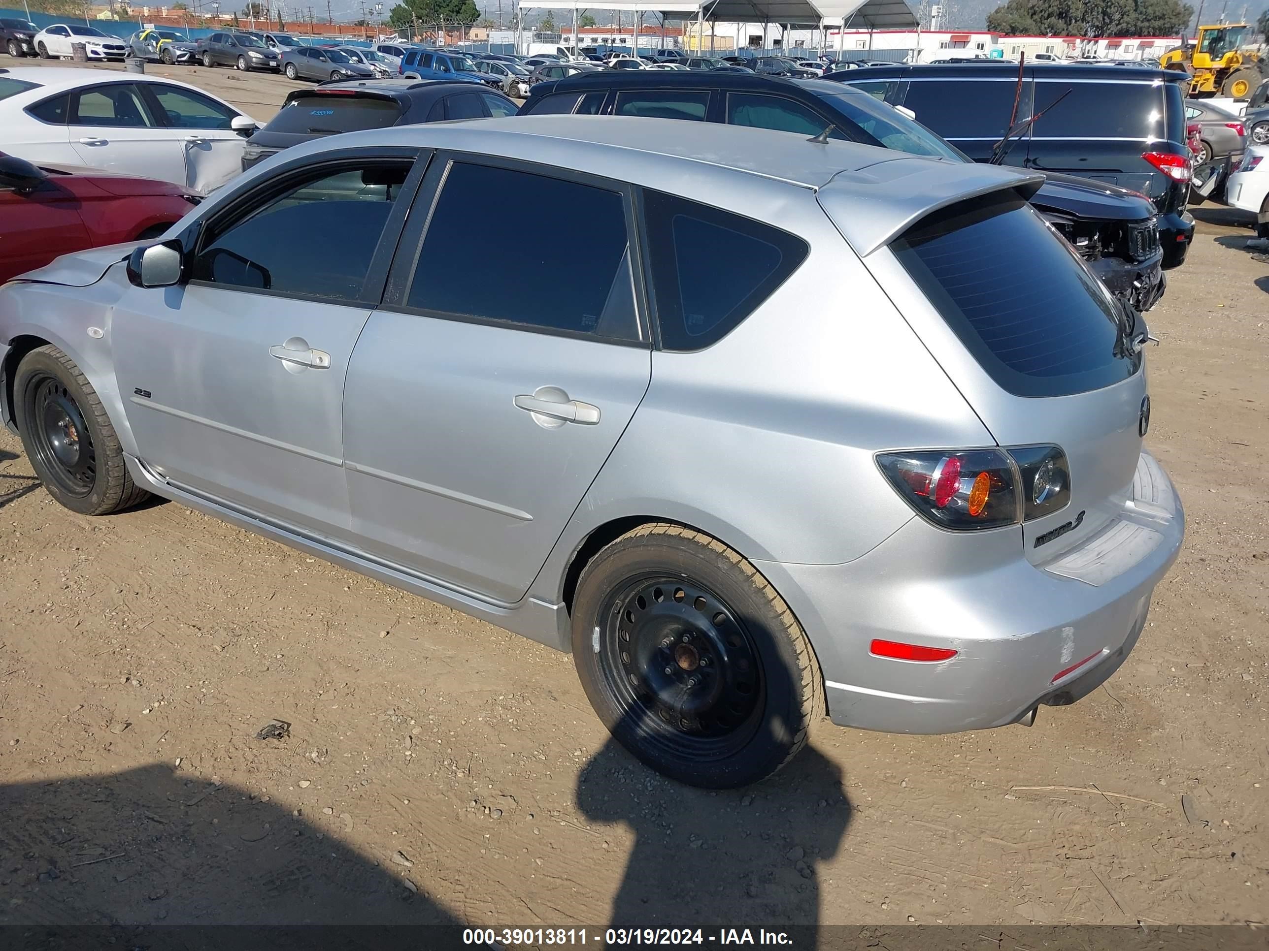 Photo 2 VIN: JM1BK343851284813 - MAZDA 3 