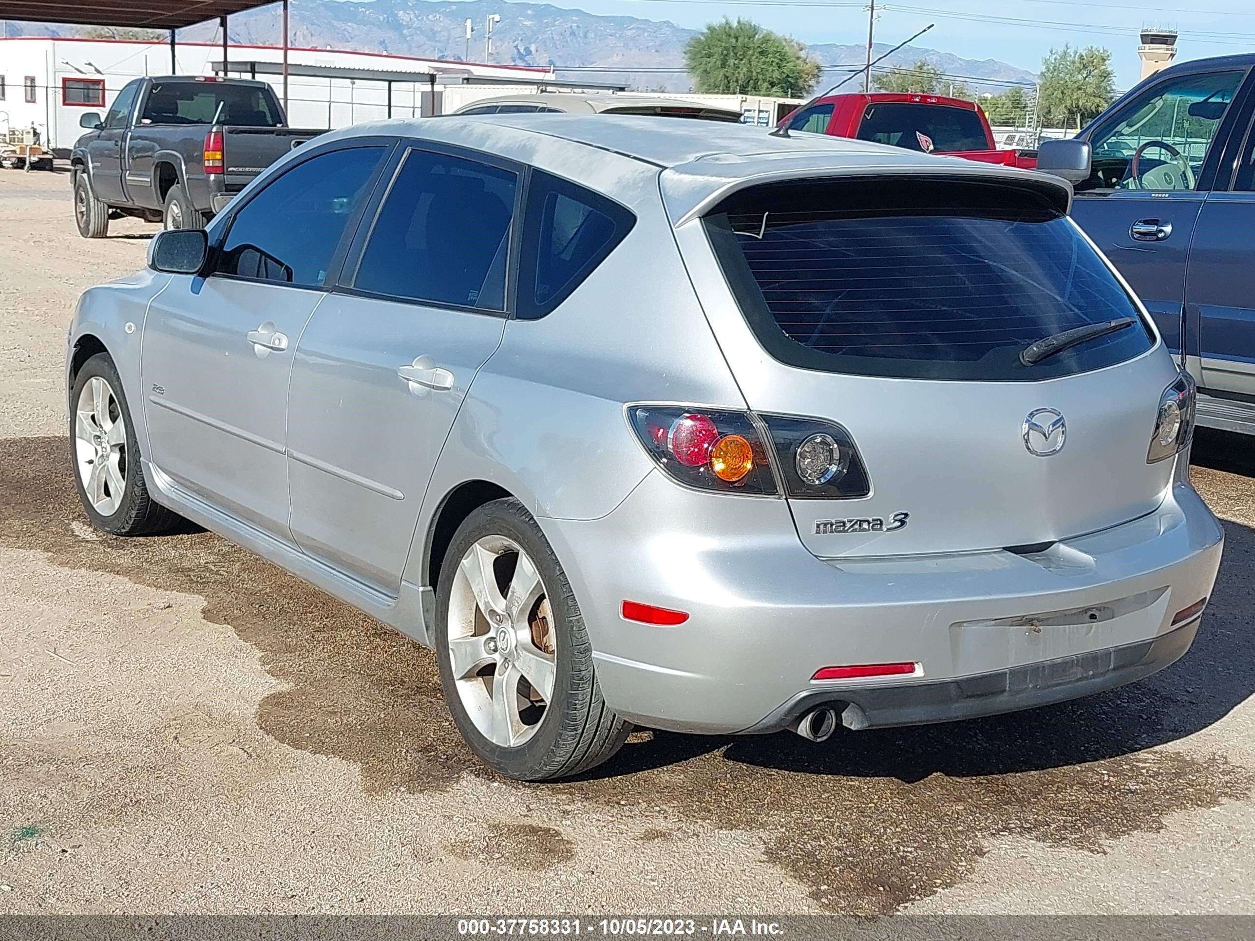 Photo 2 VIN: JM1BK343X51336443 - MAZDA 3 