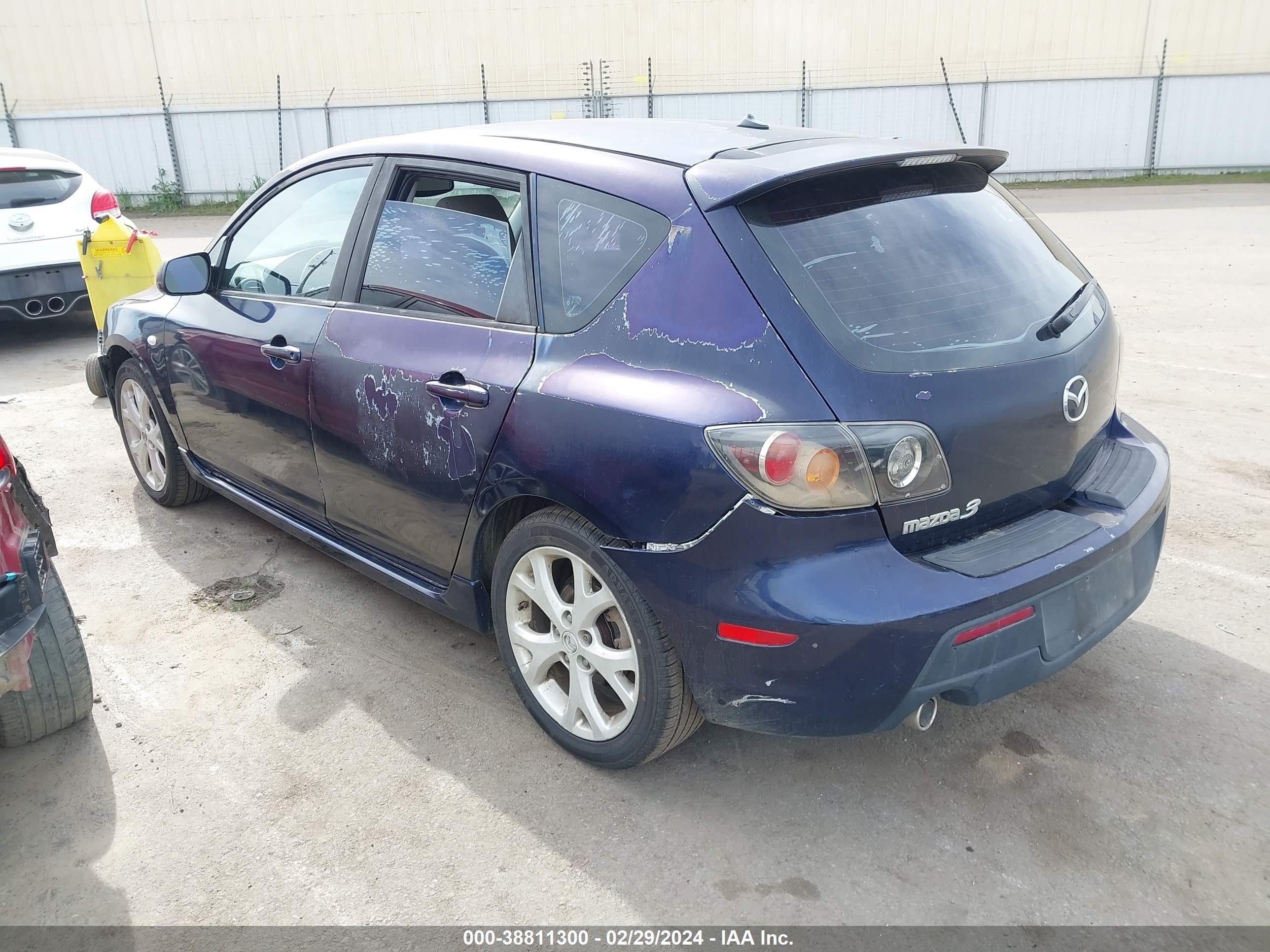 Photo 2 VIN: JM1BK344481108774 - MAZDA 3 