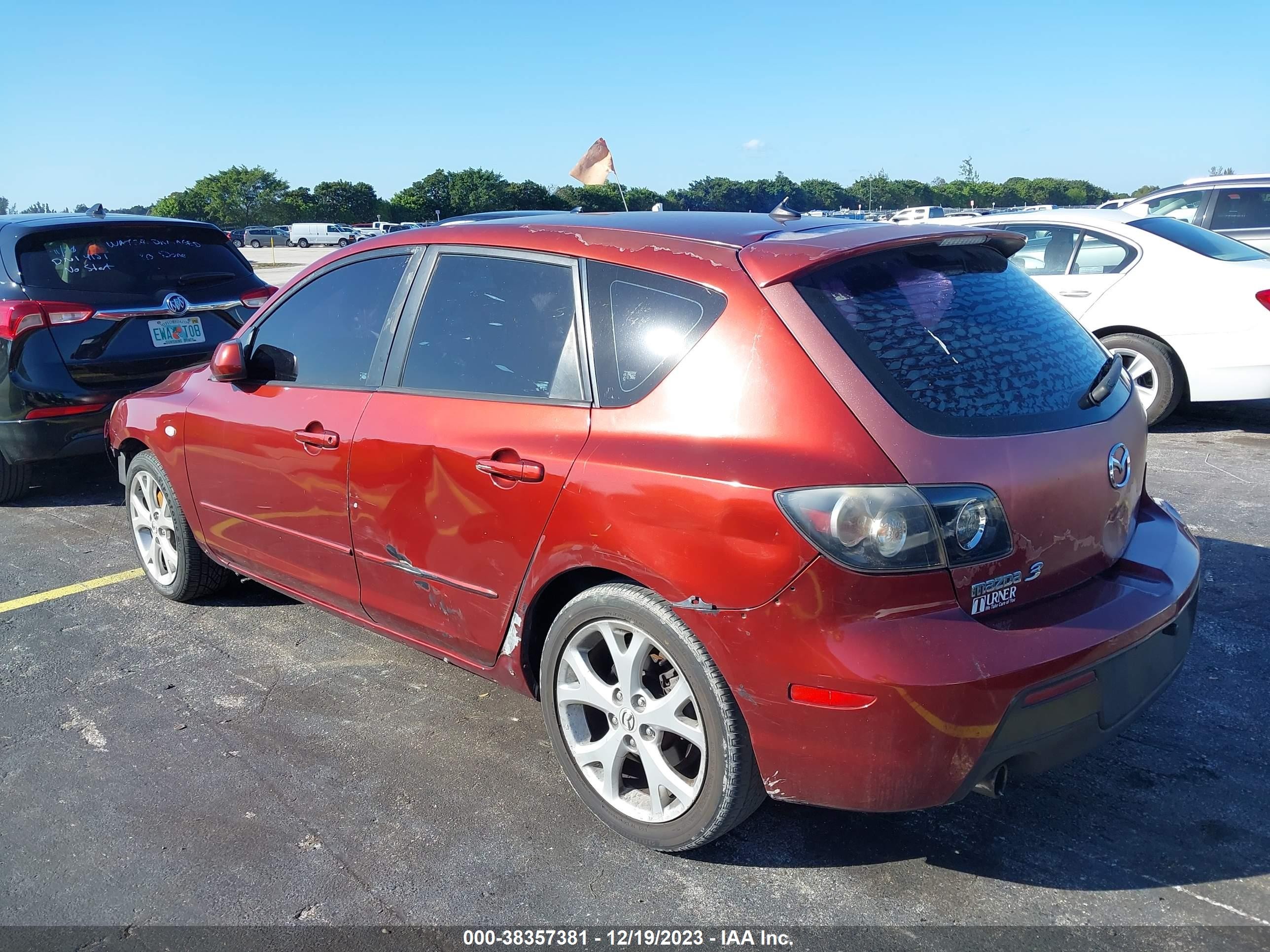 Photo 2 VIN: JM1BK344581136230 - MAZDA 3 