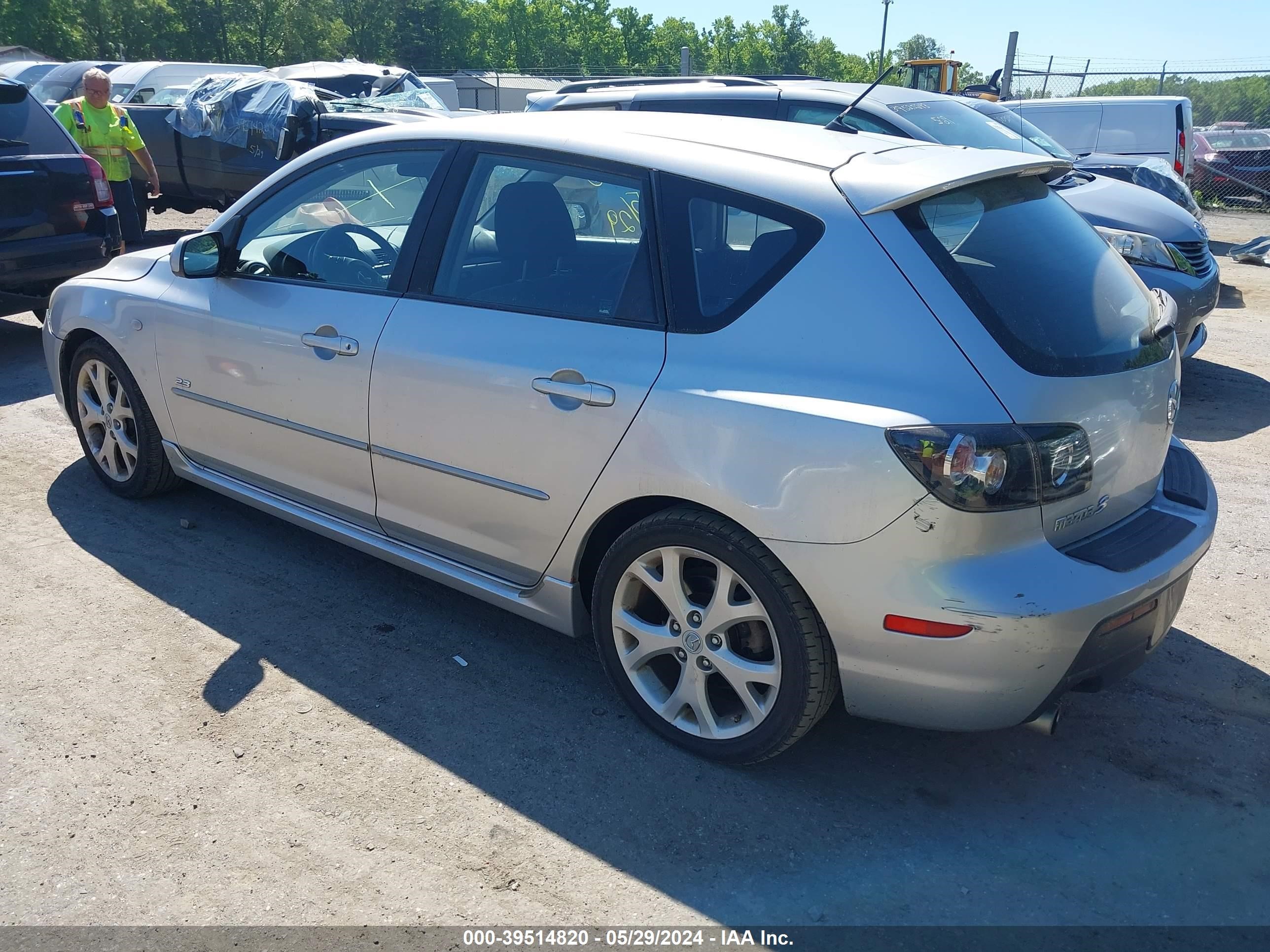 Photo 2 VIN: JM1BK344581153898 - MAZDA 3 