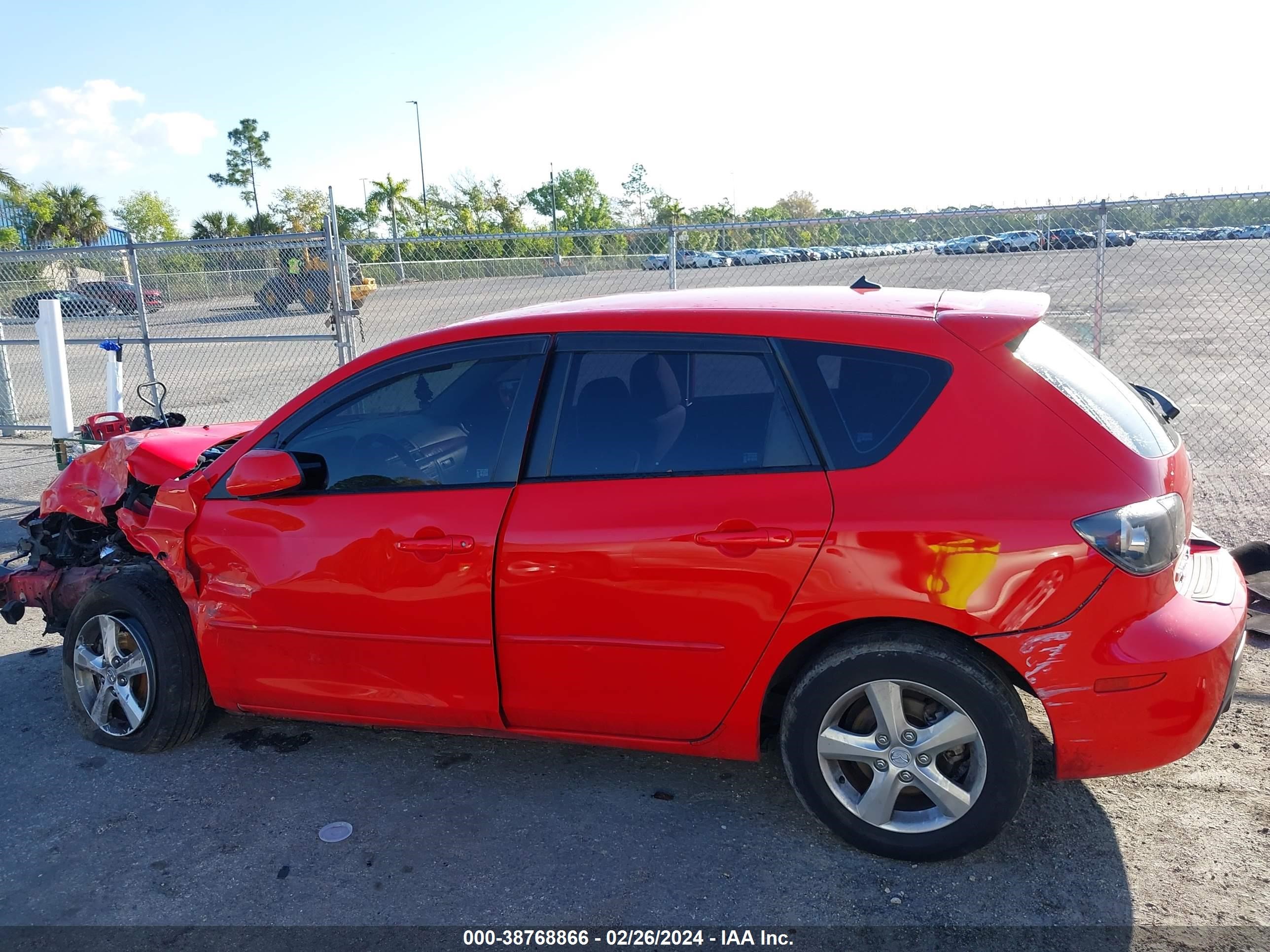 Photo 12 VIN: JM1BK34F781177797 - MAZDA 3 