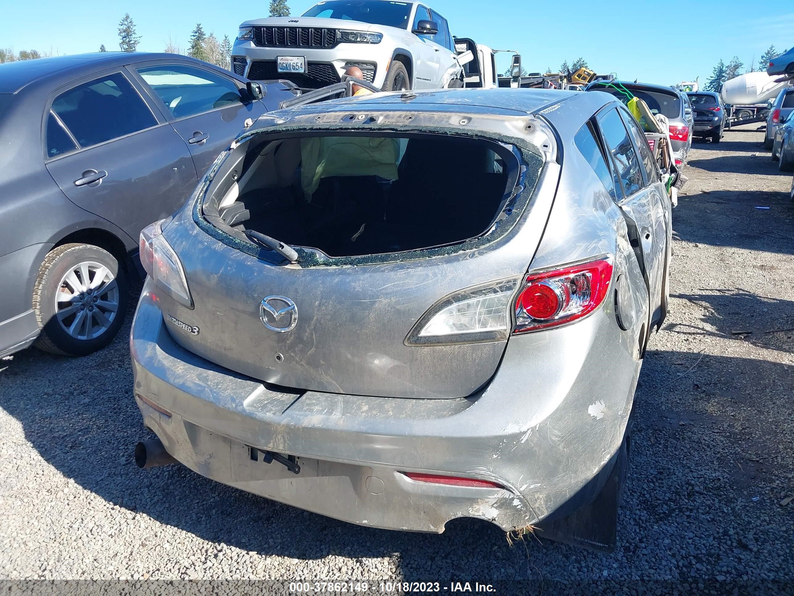 Photo 3 VIN: JM1BL1H37A1166001 - MAZDA 3 