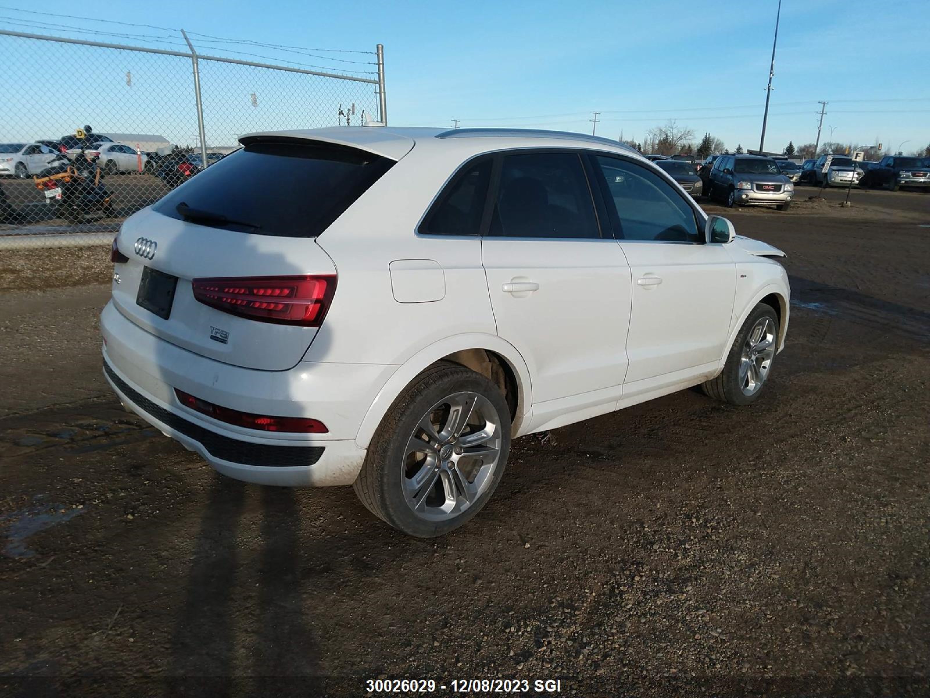 Photo 3 VIN: JM1BL1H55A1126064 - AUDI Q3 