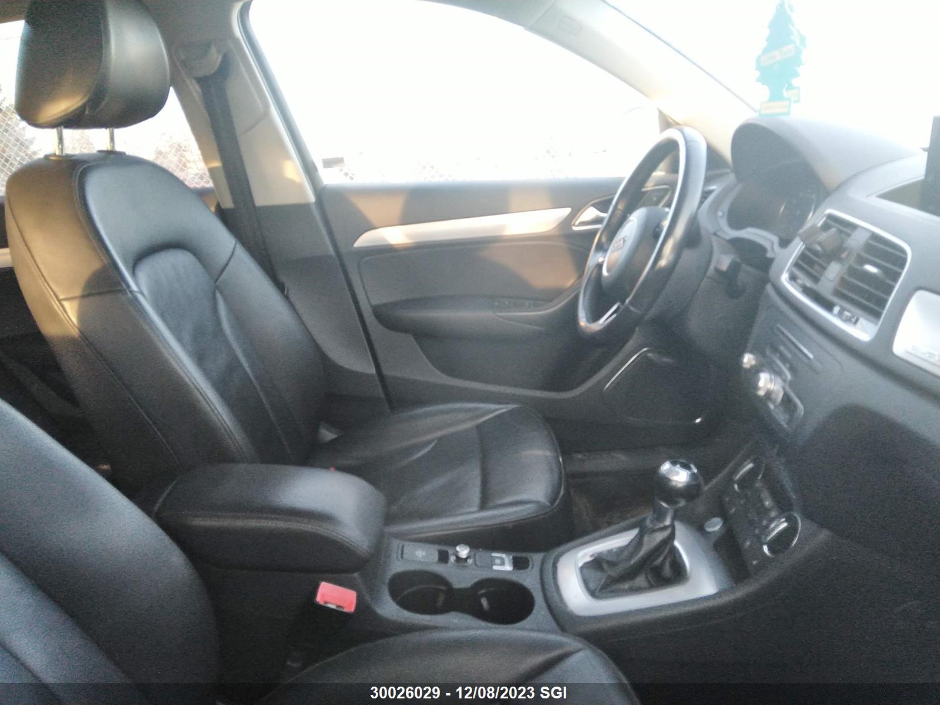 Photo 4 VIN: JM1BL1H55A1126064 - AUDI Q3 