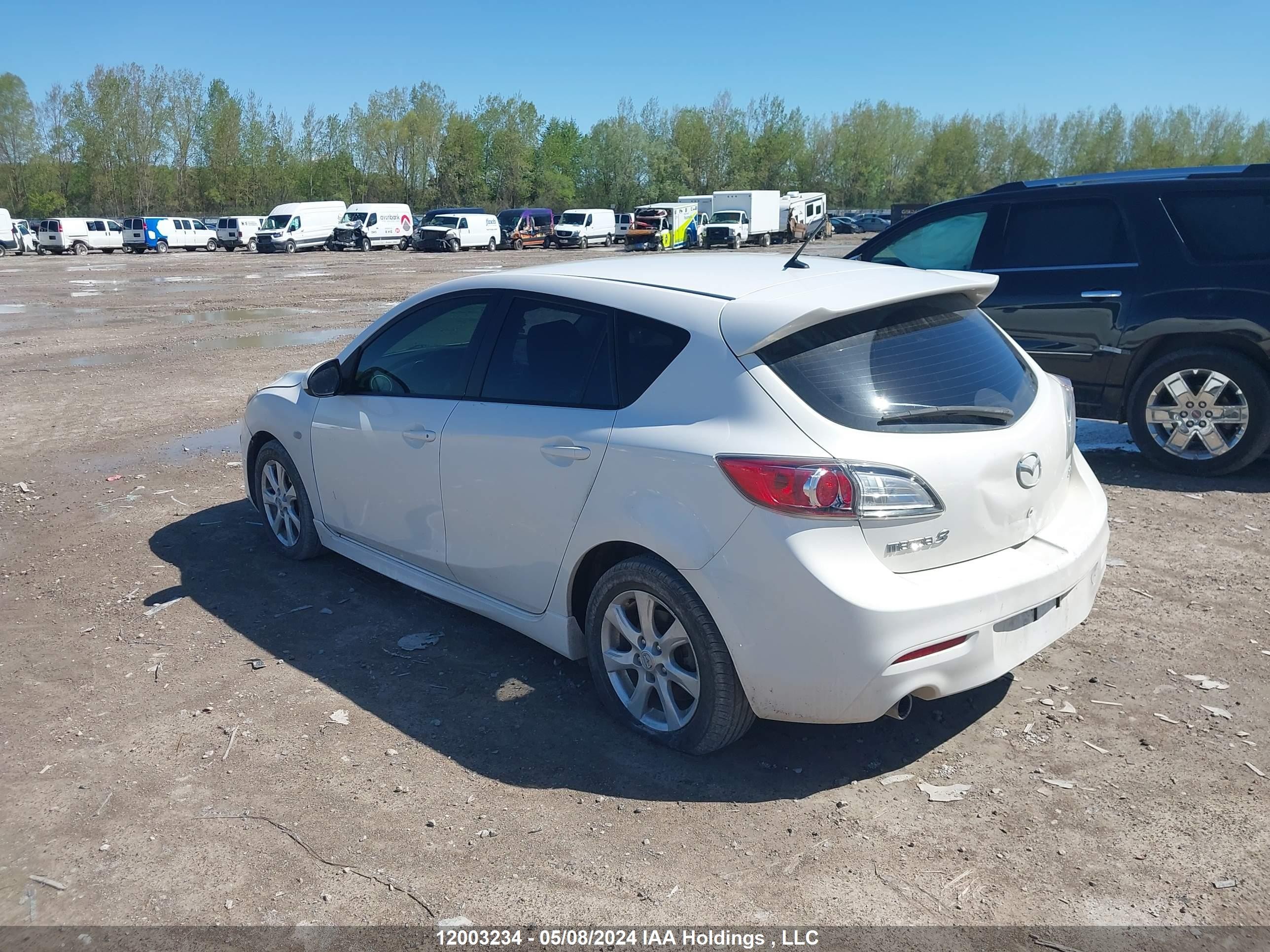 Photo 2 VIN: JM1BL1H55A1206996 - MAZDA 3 