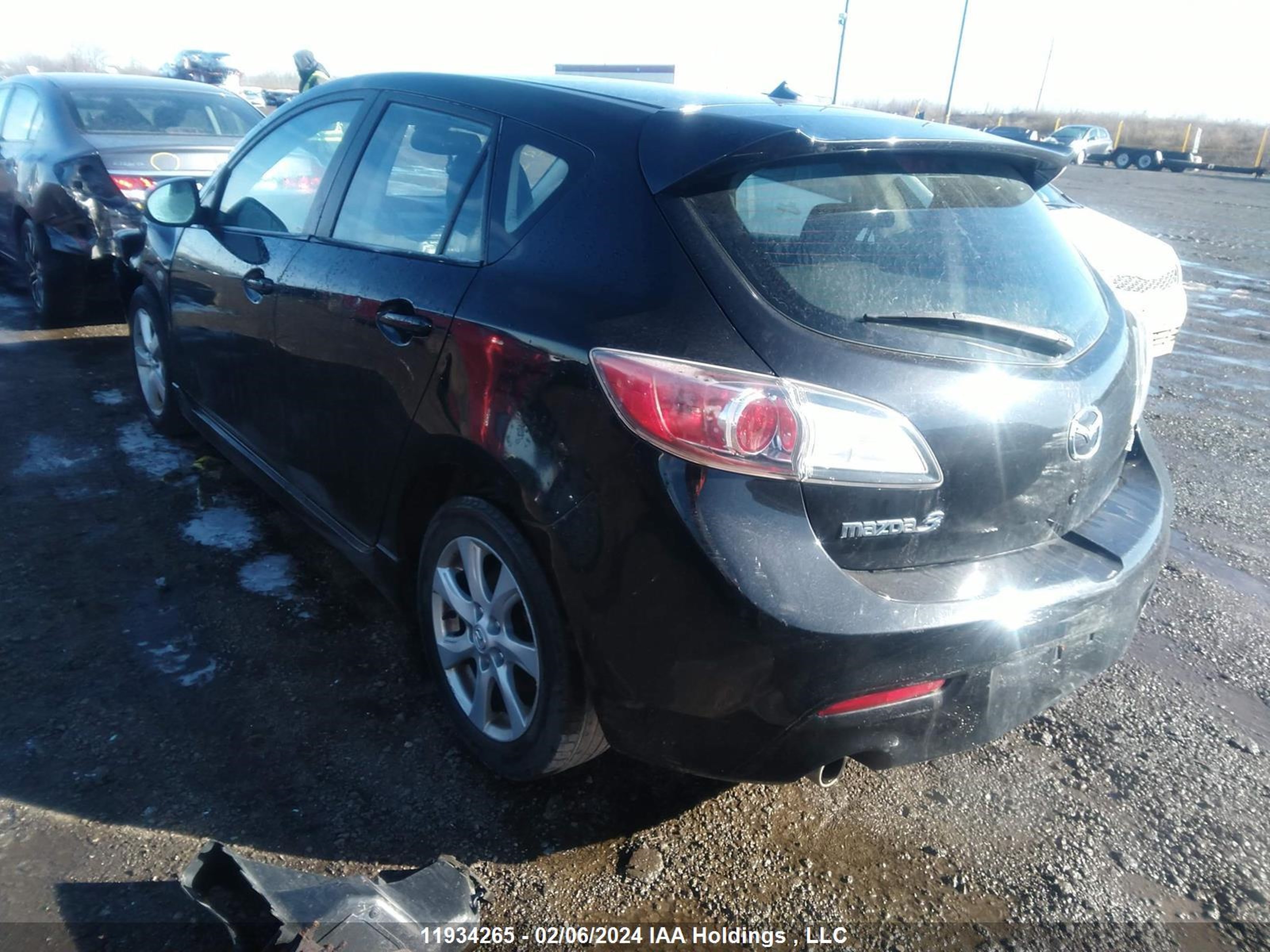 Photo 2 VIN: JM1BL1H56A1145769 - MAZDA 3 