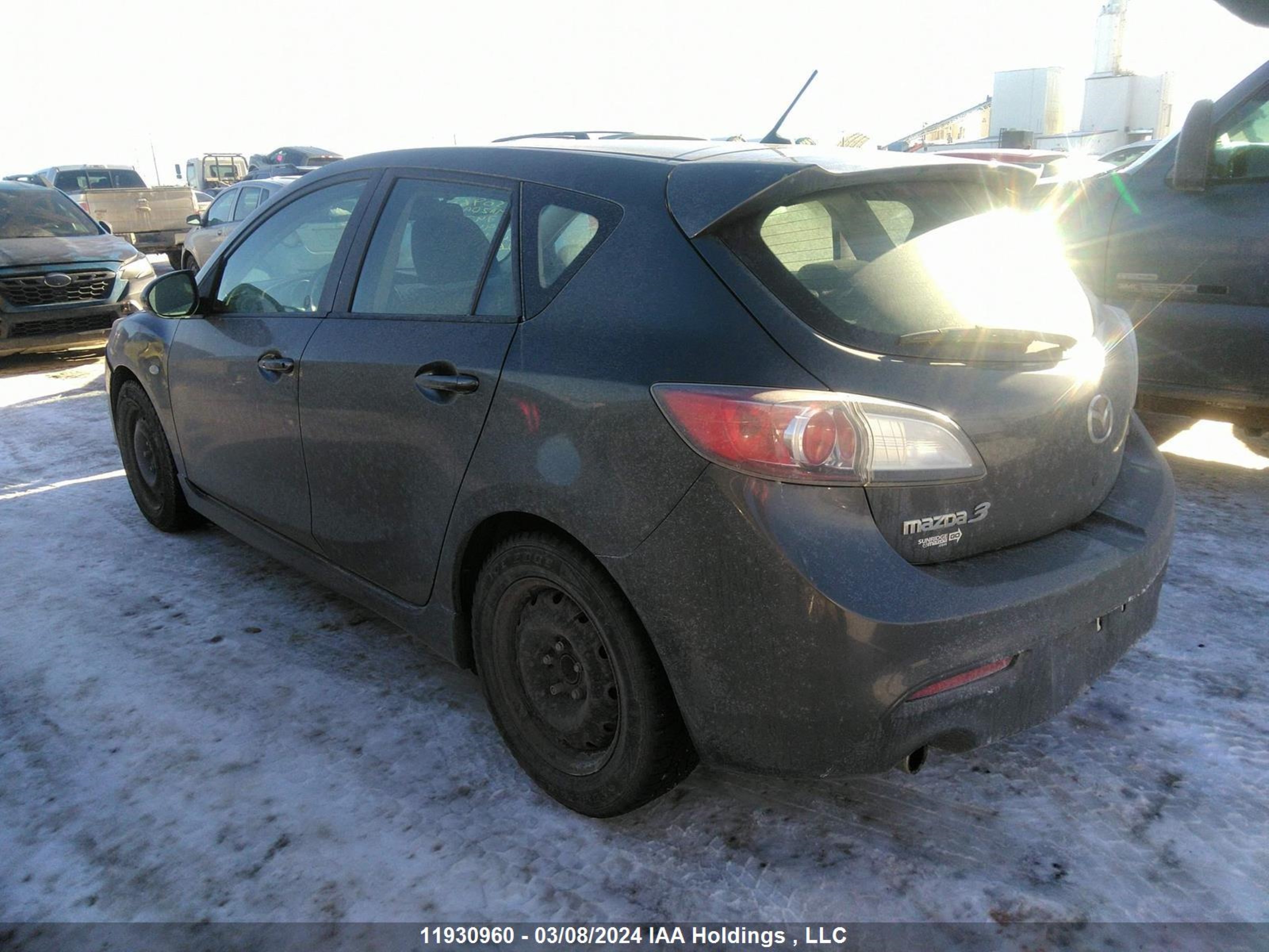 Photo 2 VIN: JM1BL1H59A1347473 - MAZDA 3 