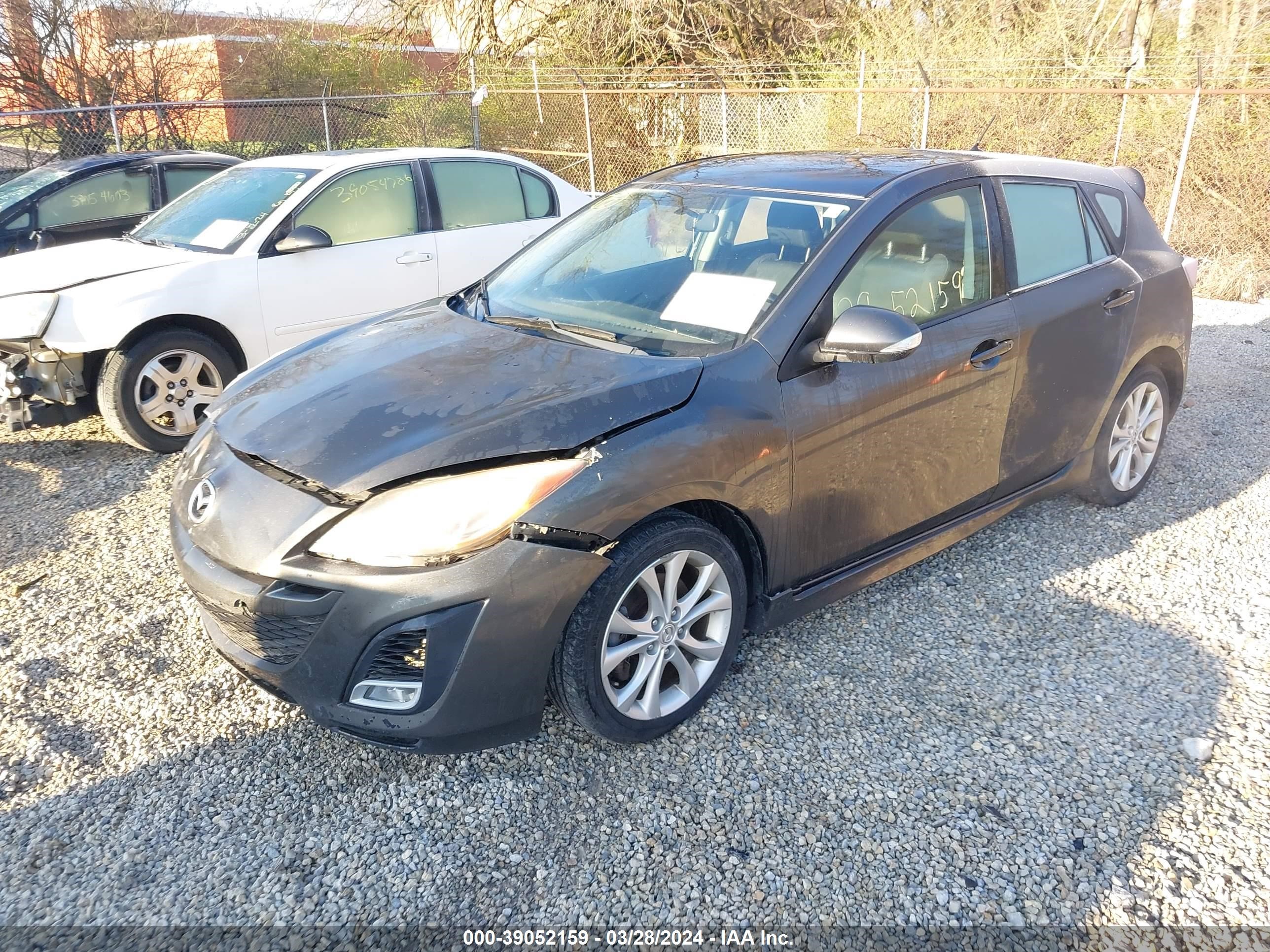 Photo 1 VIN: JM1BL1H5XA1113441 - MAZDA 3 