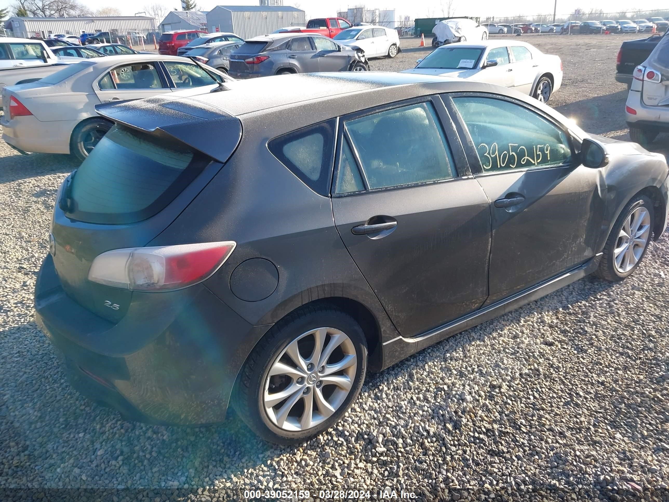 Photo 3 VIN: JM1BL1H5XA1113441 - MAZDA 3 