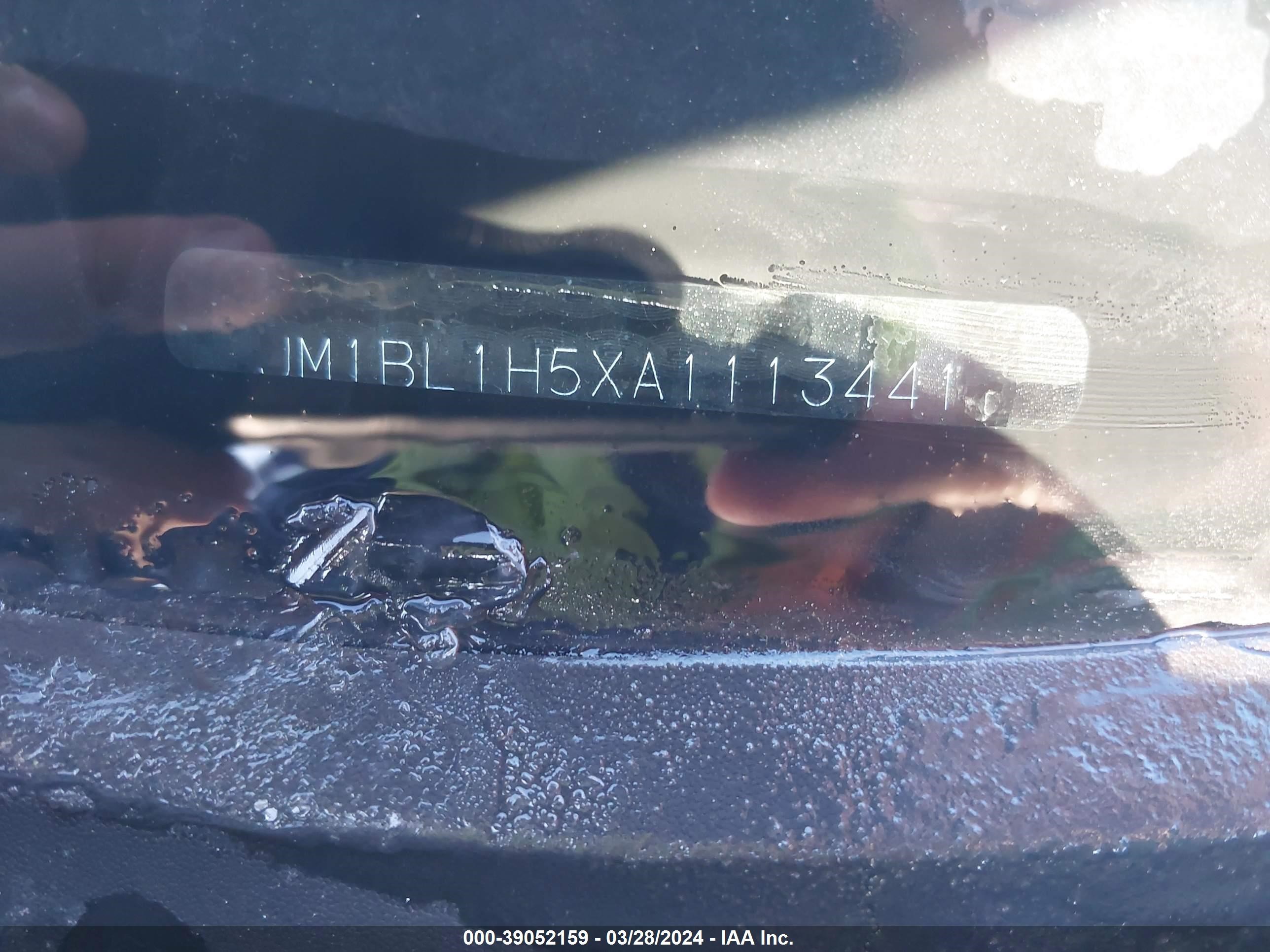 Photo 8 VIN: JM1BL1H5XA1113441 - MAZDA 3 