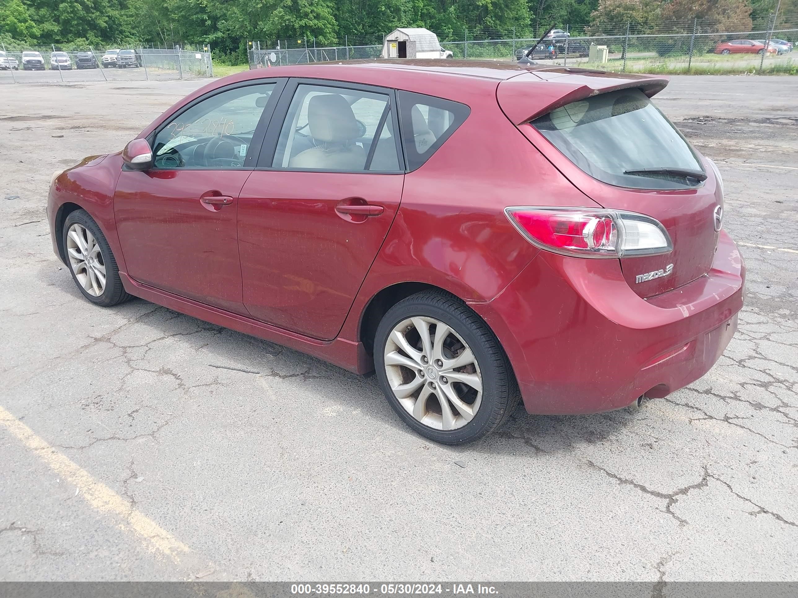 Photo 2 VIN: JM1BL1H66A1113784 - MAZDA 3 