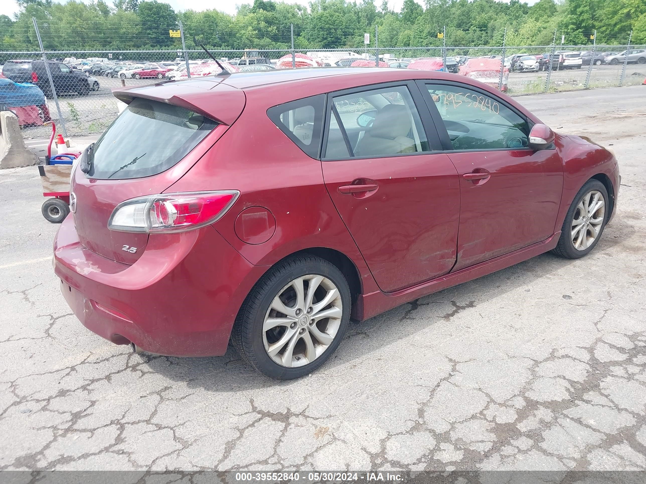 Photo 3 VIN: JM1BL1H66A1113784 - MAZDA 3 