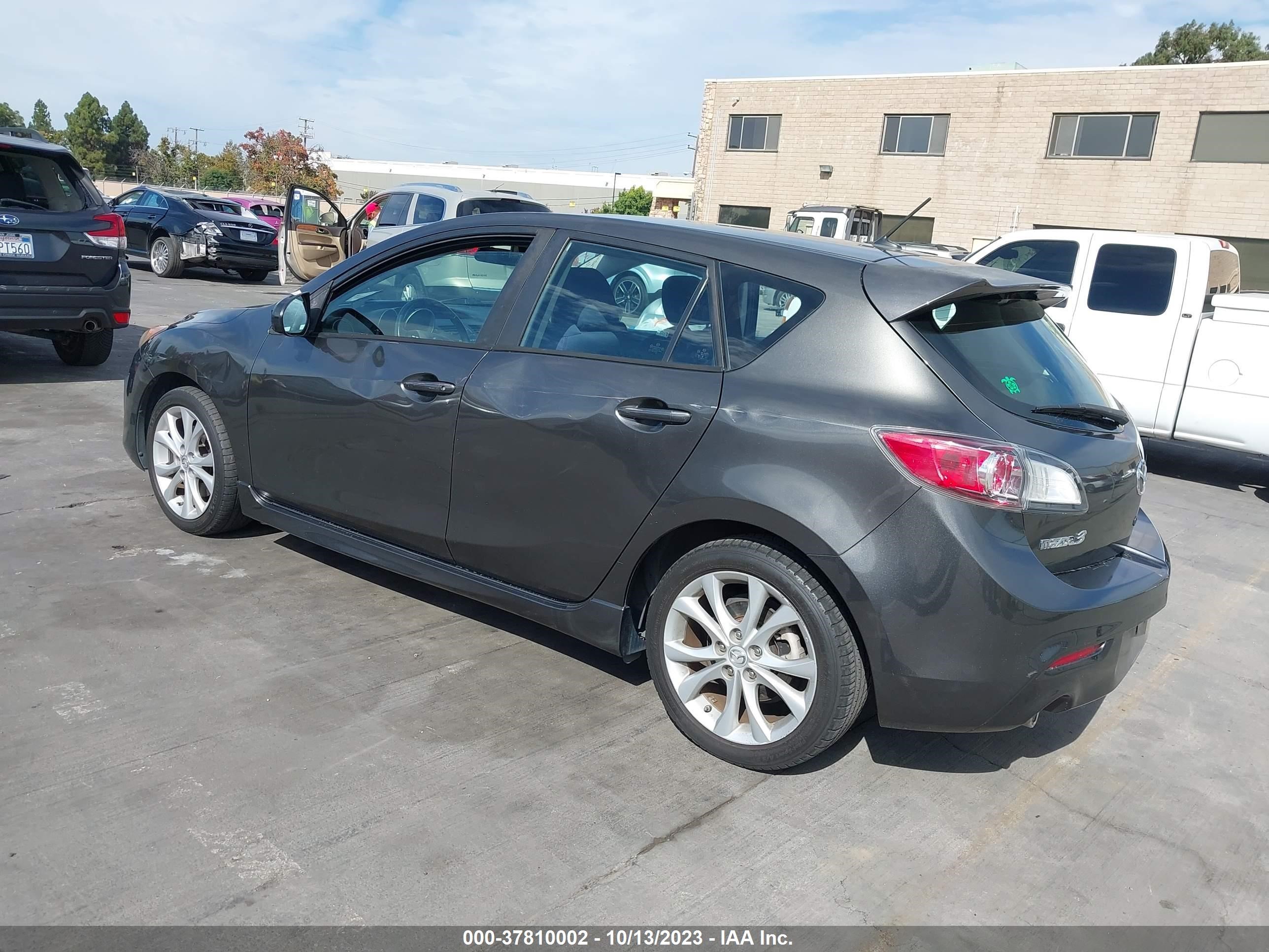 Photo 2 VIN: JM1BL1H68A1298825 - MAZDA 3 