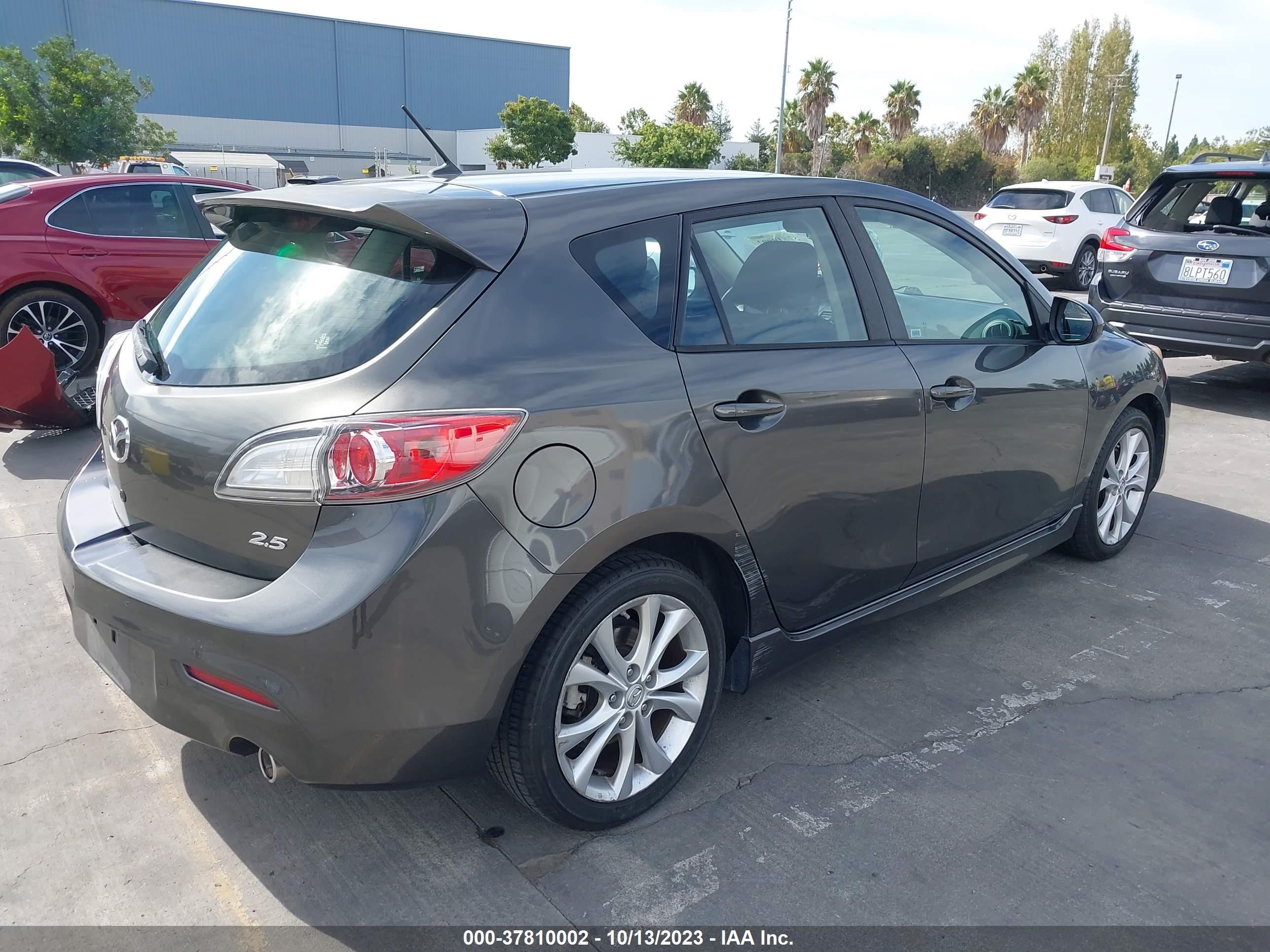 Photo 3 VIN: JM1BL1H68A1298825 - MAZDA 3 