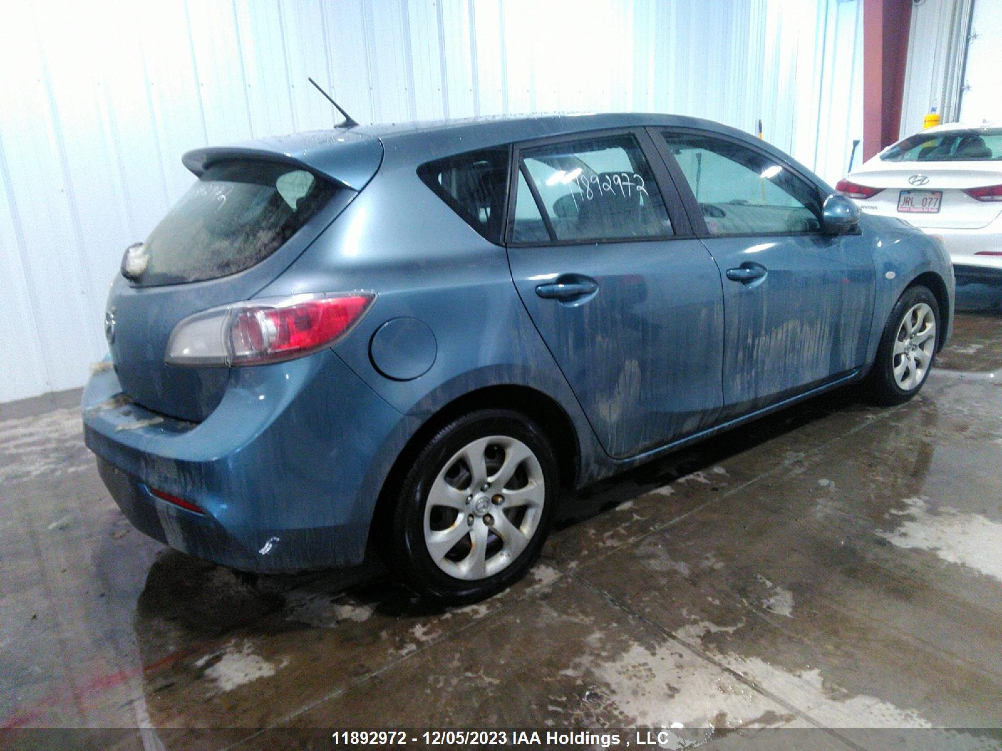 Photo 3 VIN: JM1BL1HF1A1299265 - MAZDA 3 