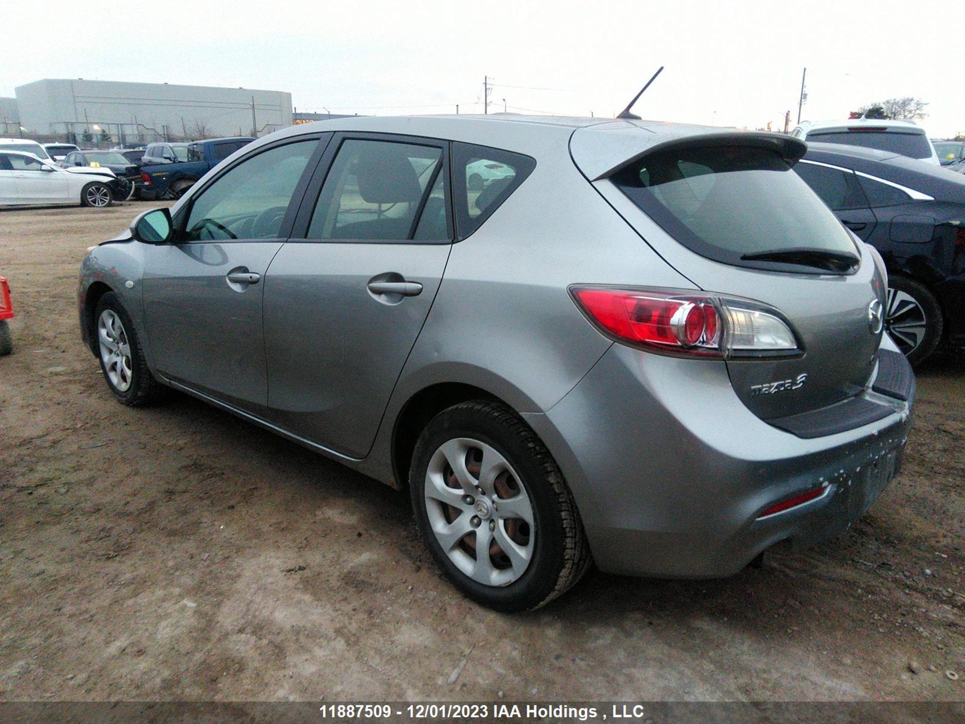 Photo 2 VIN: JM1BL1HF6A1318456 - MAZDA 3 