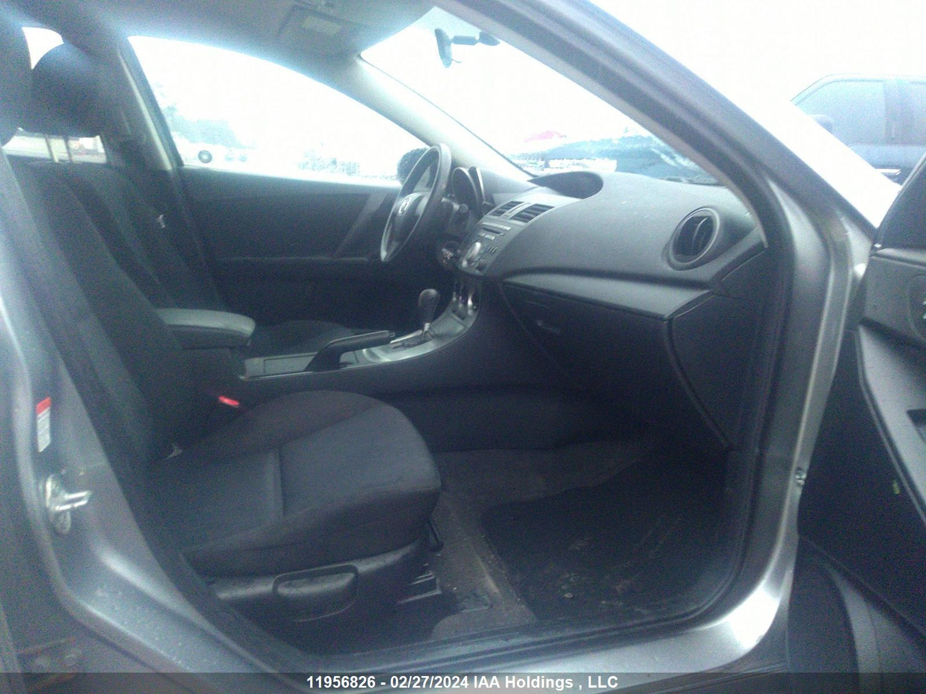 Photo 4 VIN: JM1BL1HF8A1259913 - MAZDA 3 