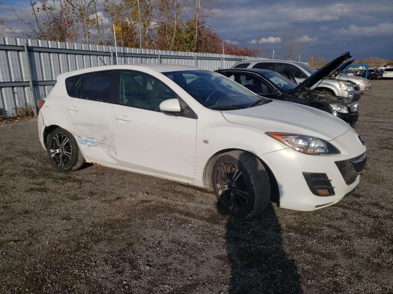 Photo 3 VIN: JM1BL1HFXA1187922 - MAZDA 3 