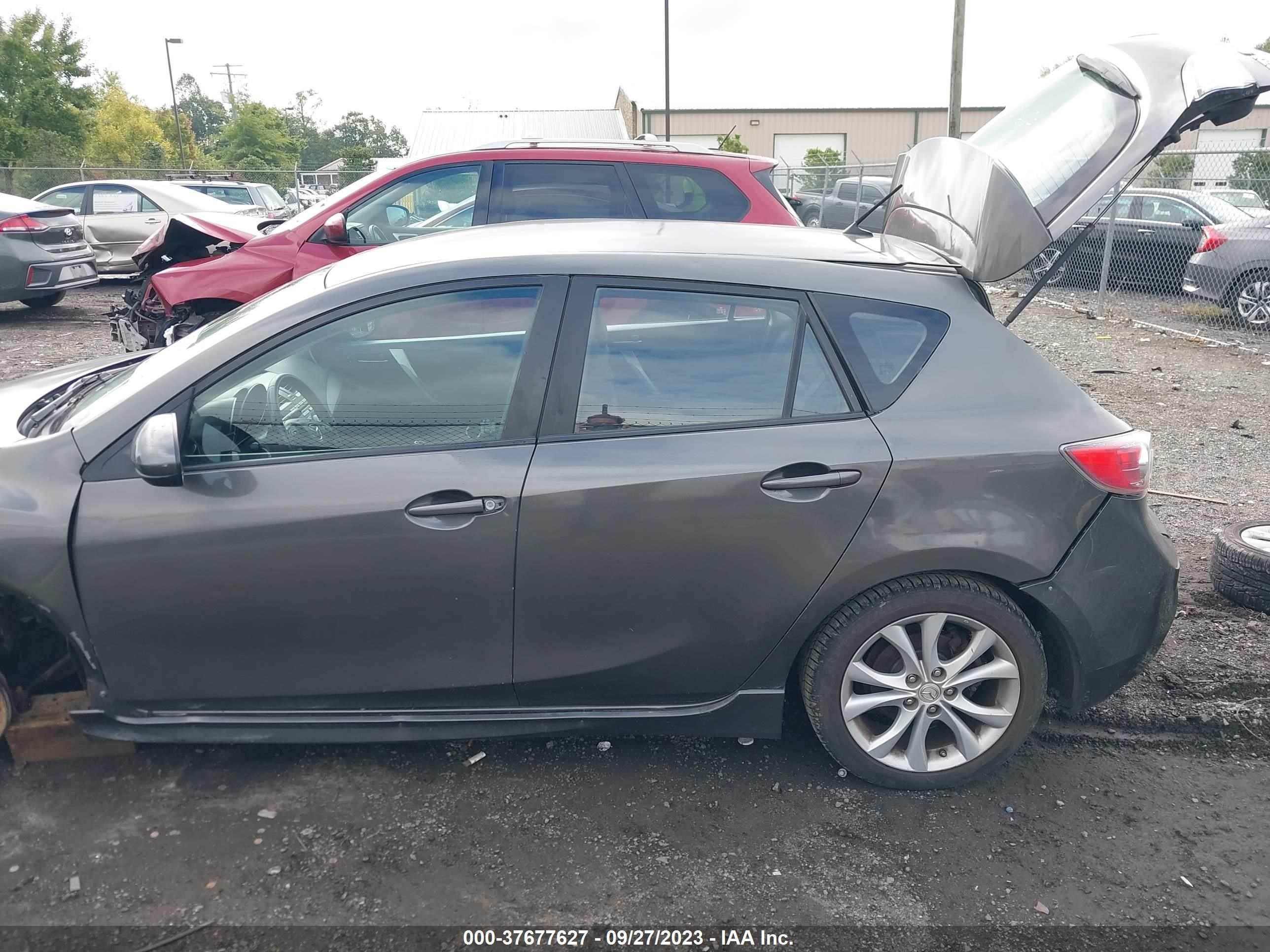 Photo 14 VIN: JM1BL1K53B1424008 - MAZDA 3 