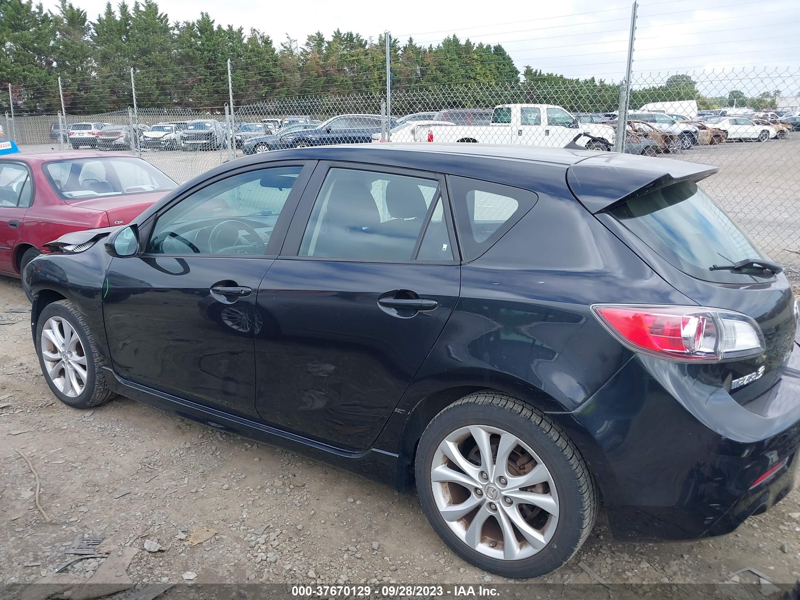 Photo 13 VIN: JM1BL1K61B1355974 - MAZDA 3 