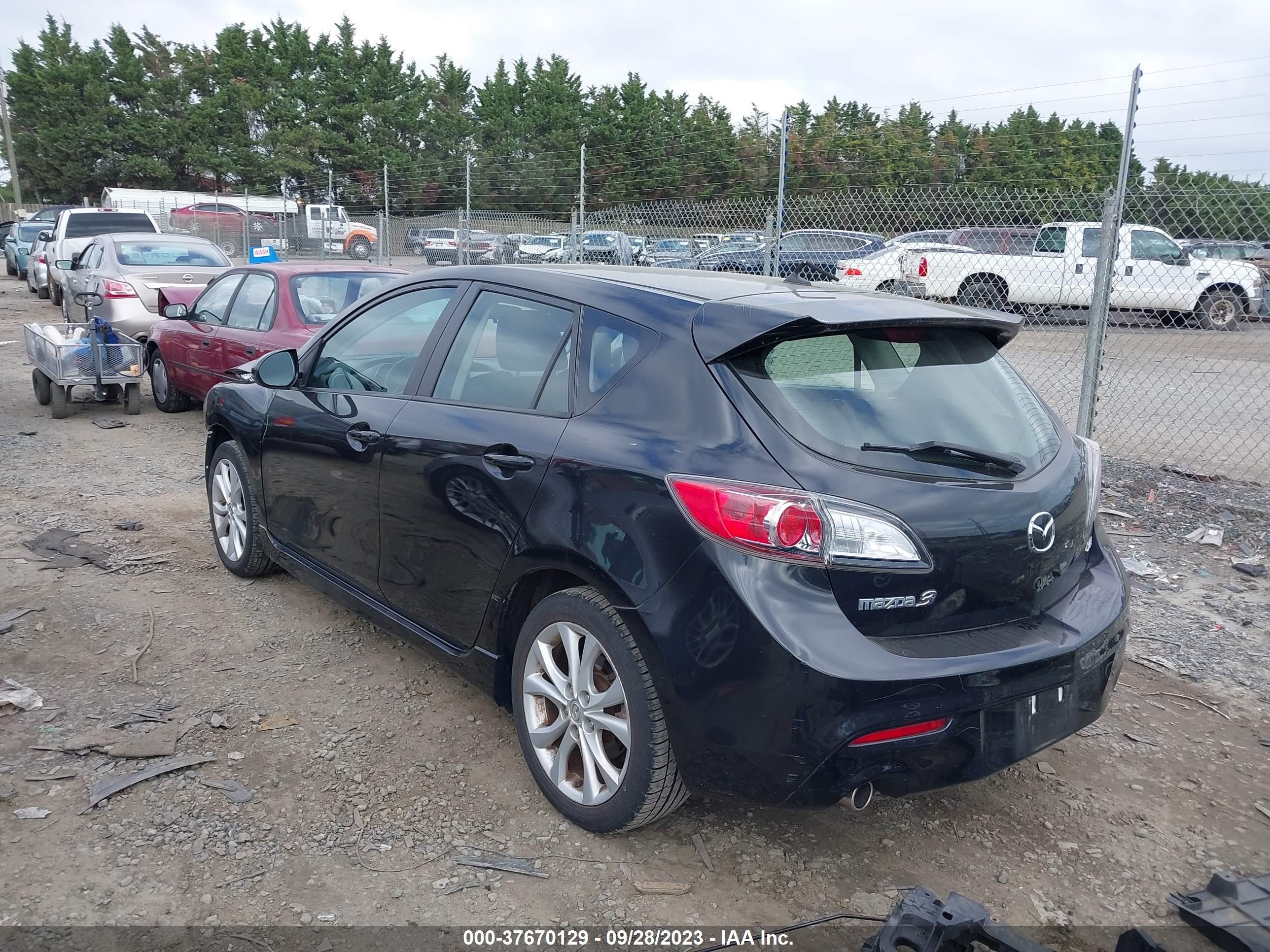 Photo 2 VIN: JM1BL1K61B1355974 - MAZDA 3 