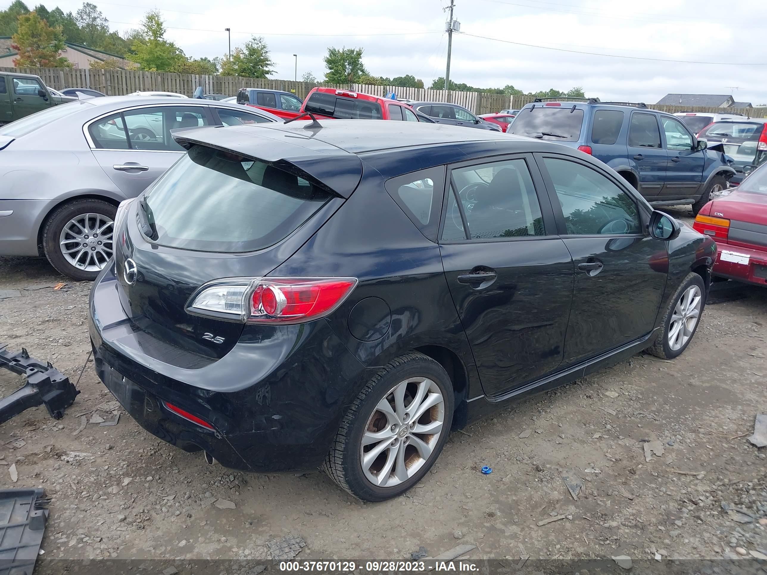 Photo 3 VIN: JM1BL1K61B1355974 - MAZDA 3 