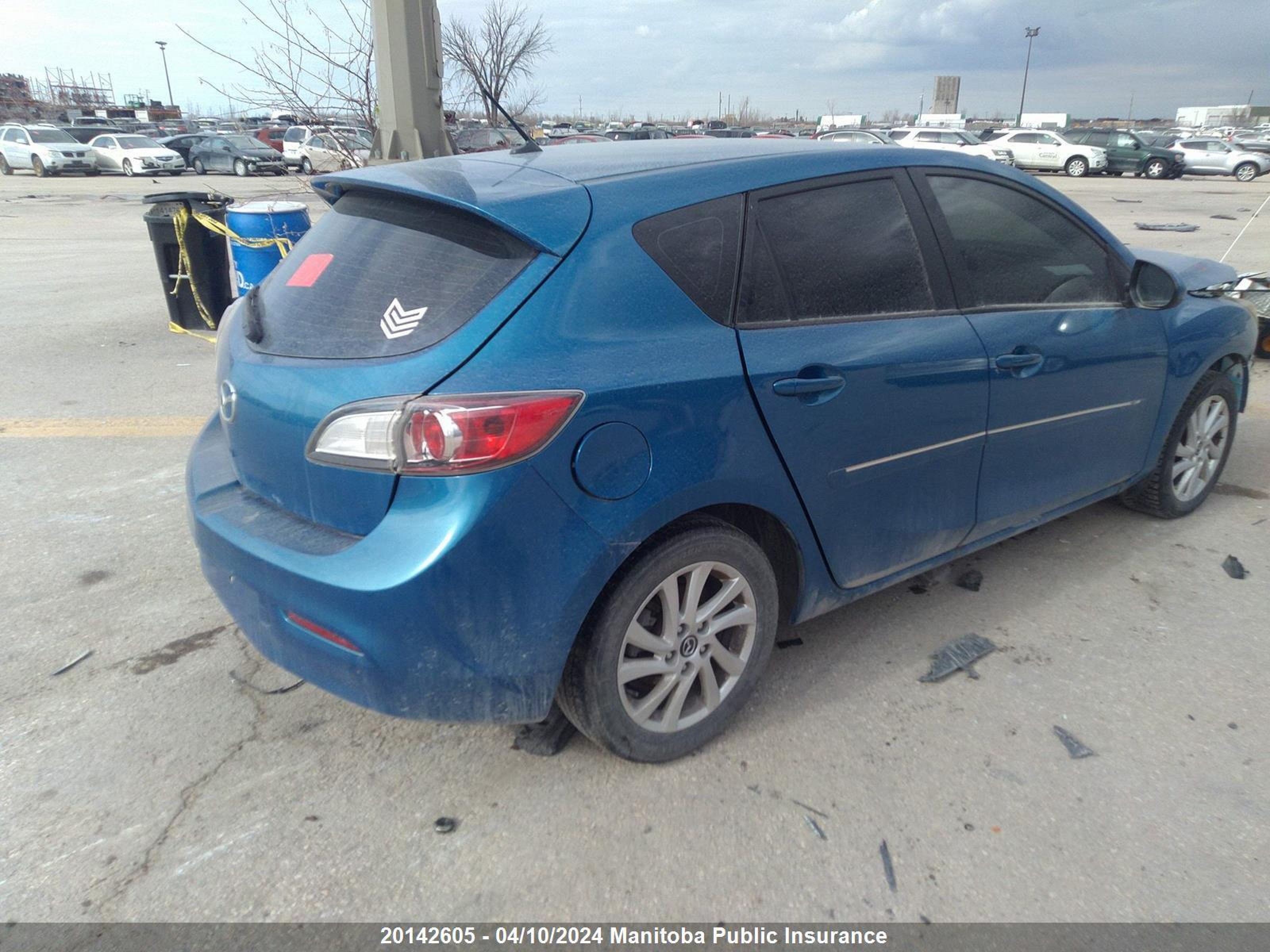 Photo 3 VIN: JM1BL1KF0D1768035 - MAZDA 3 