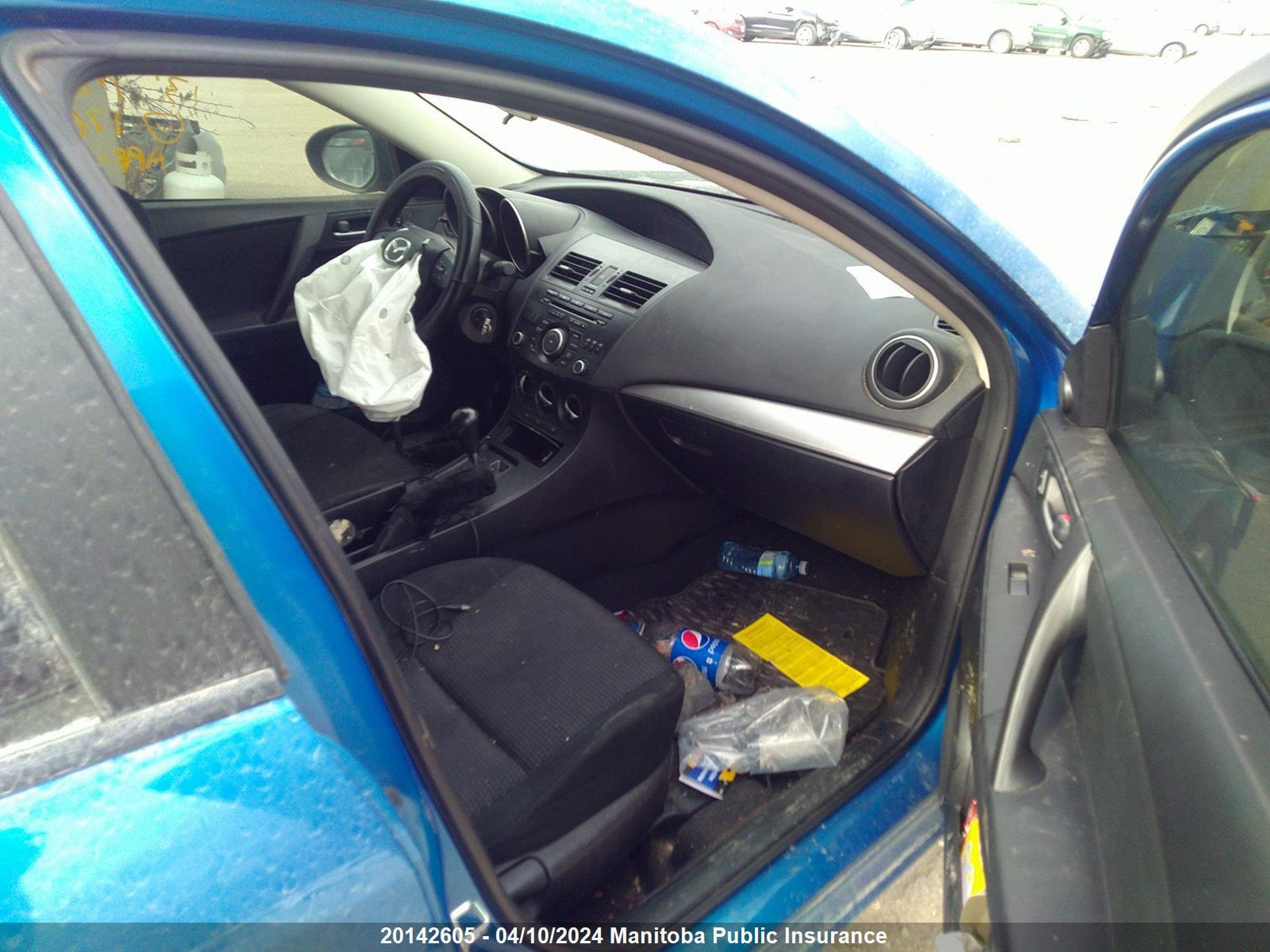 Photo 4 VIN: JM1BL1KF0D1768035 - MAZDA 3 