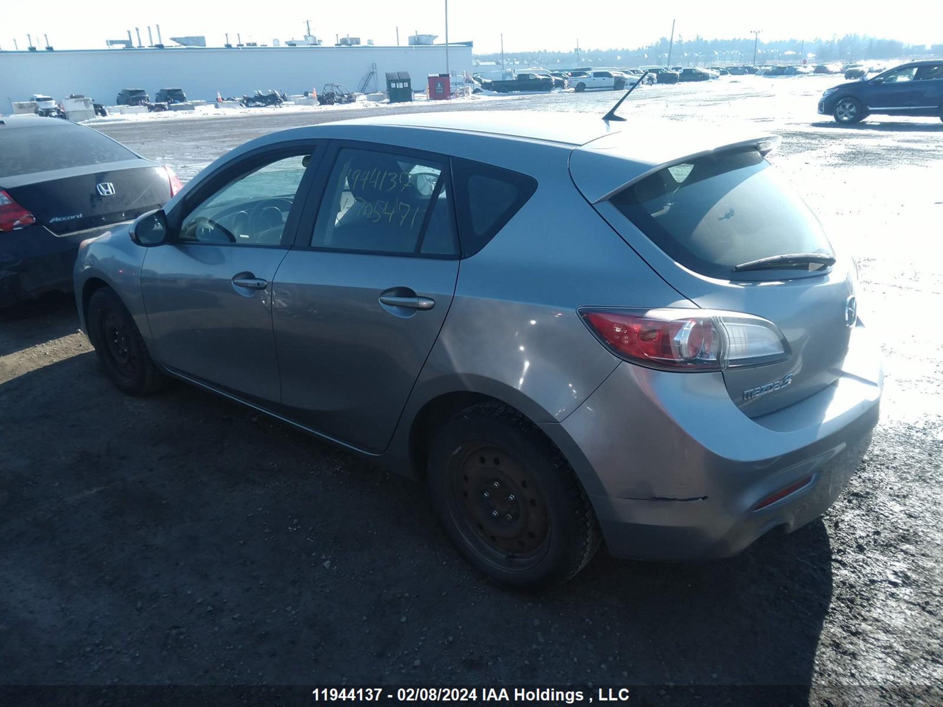 Photo 2 VIN: JM1BL1KF2D1705471 - MAZDA 3 