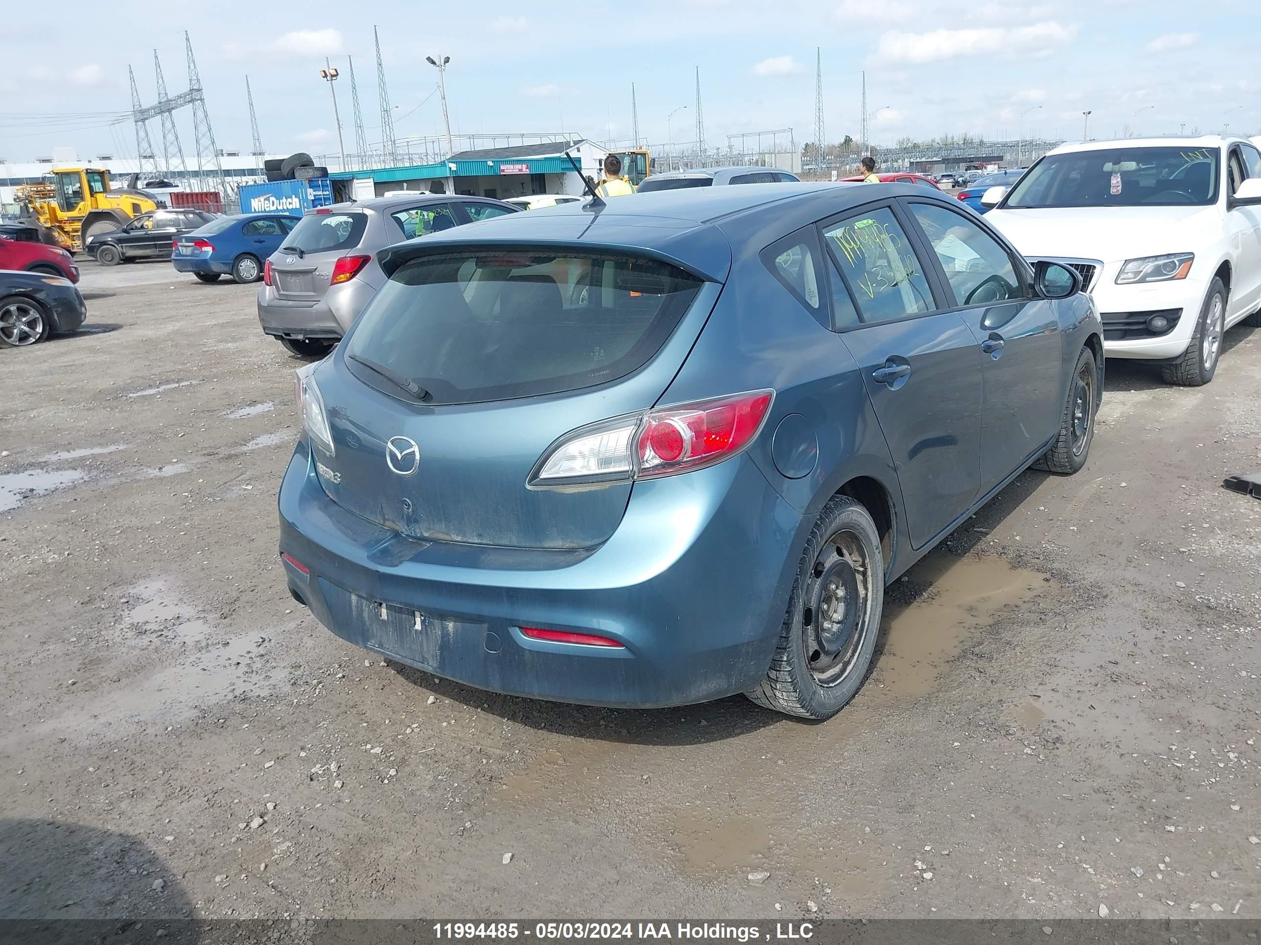 Photo 3 VIN: JM1BL1KF4B1358612 - MAZDA 3 