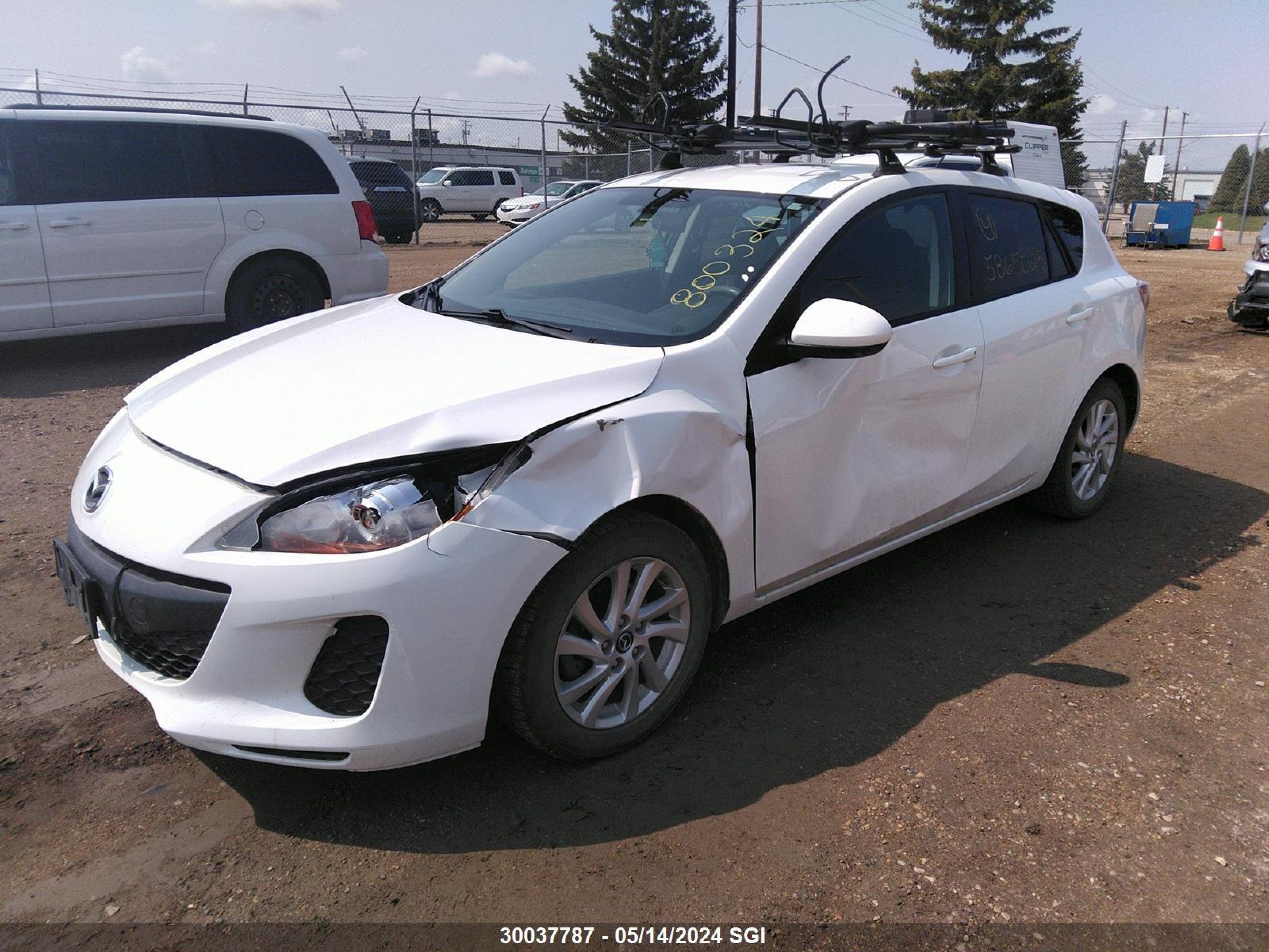 Photo 1 VIN: JM1BL1KF4D1800324 - MAZDA 3 