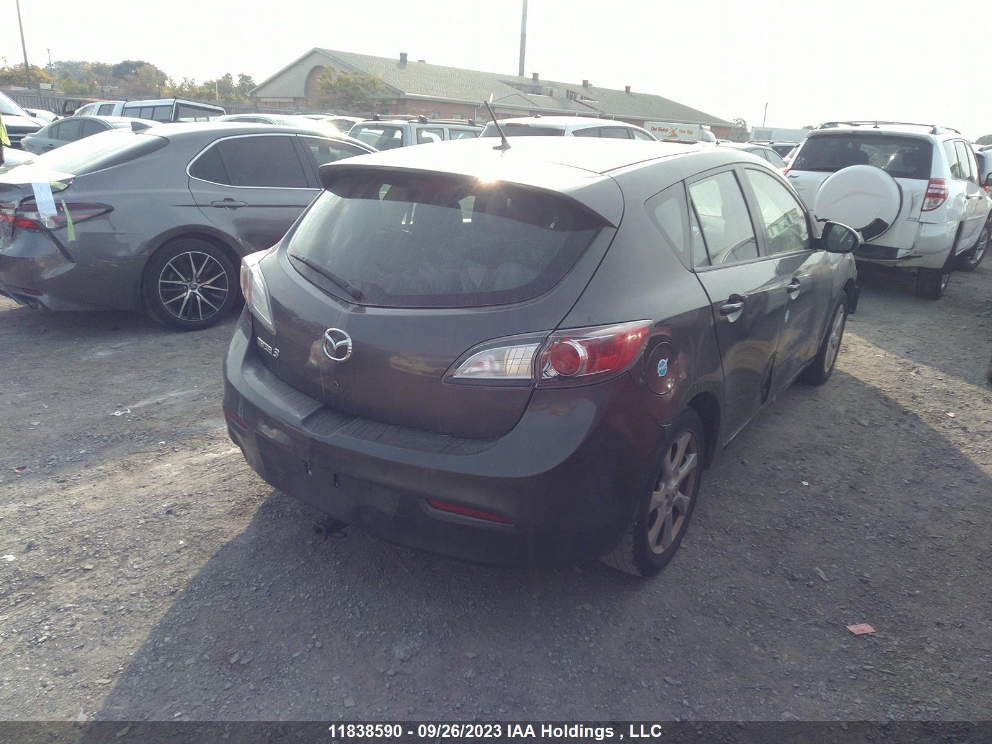 Photo 3 VIN: JM1BL1KF5B1902468 - MAZDA 3 