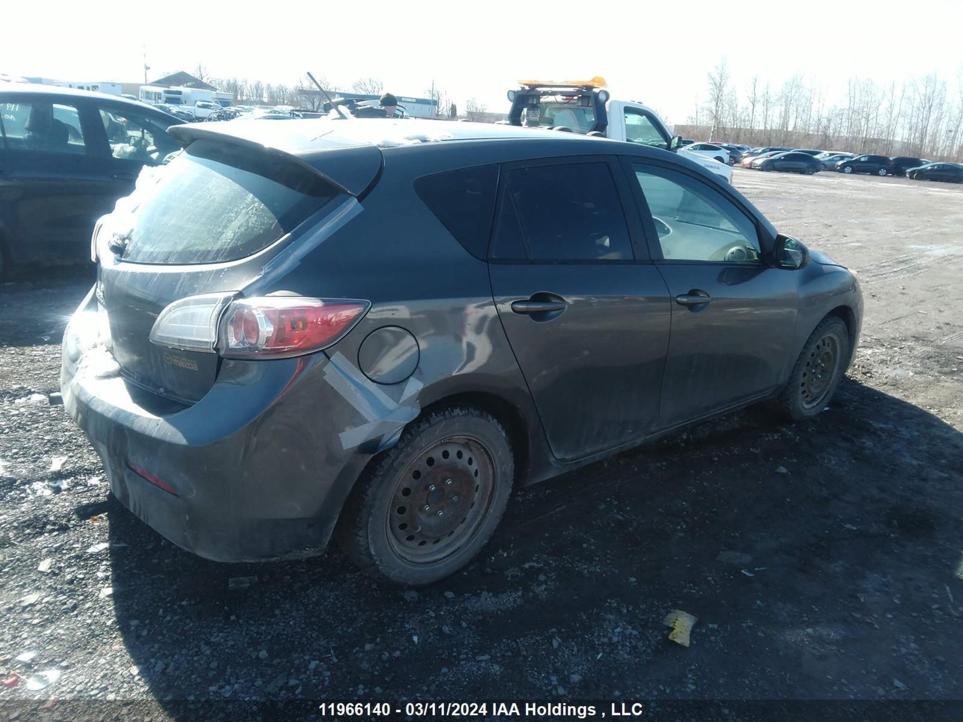 Photo 3 VIN: JM1BL1KF6D1776950 - MAZDA 3 