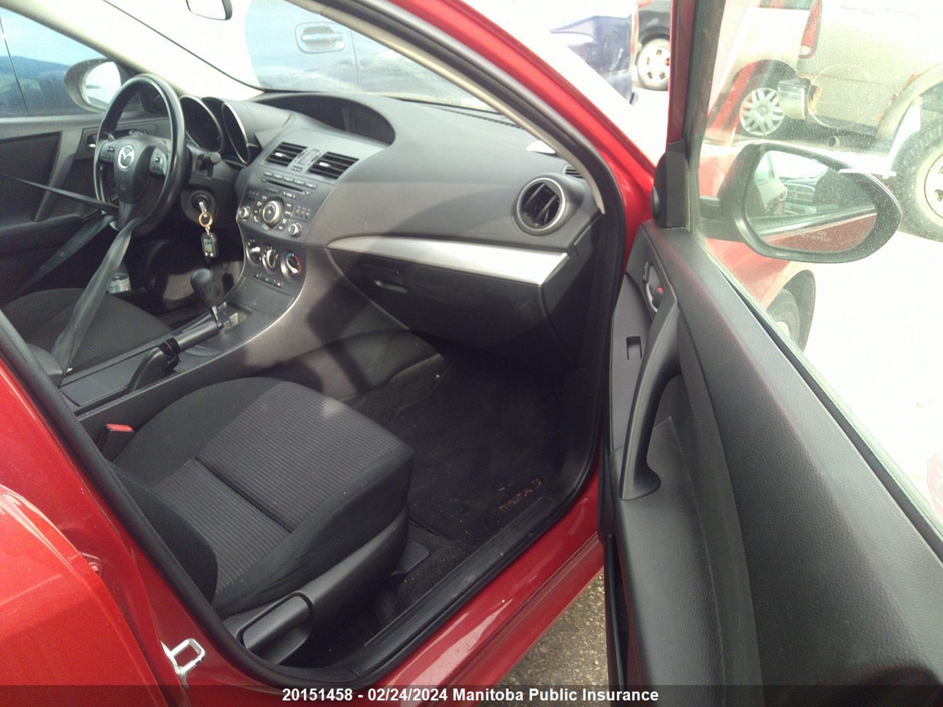 Photo 4 VIN: JM1BL1KF7D1737154 - MAZDA 3 