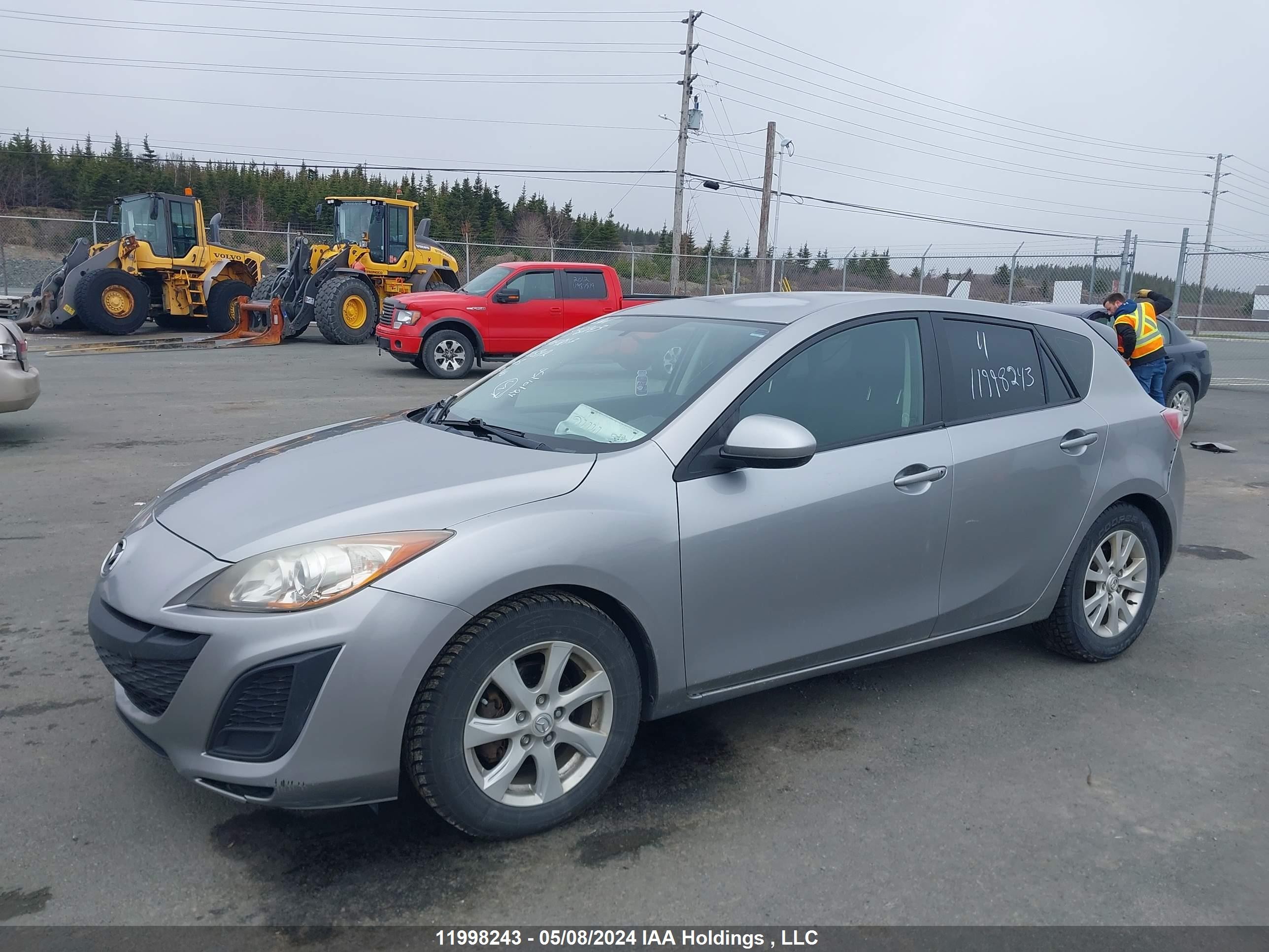 Photo 1 VIN: JM1BL1KF9B1405942 - MAZDA 3 