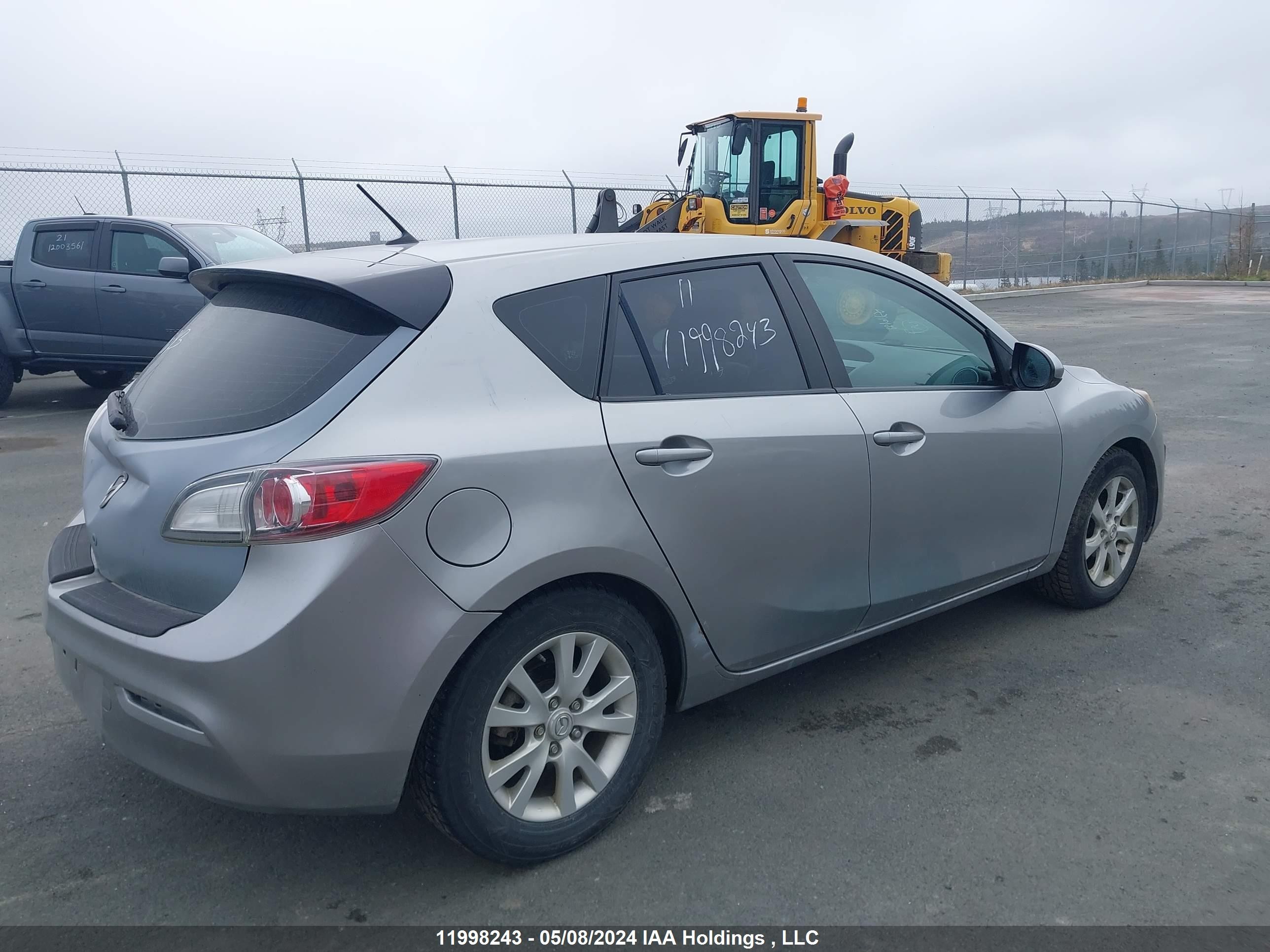 Photo 3 VIN: JM1BL1KF9B1405942 - MAZDA 3 