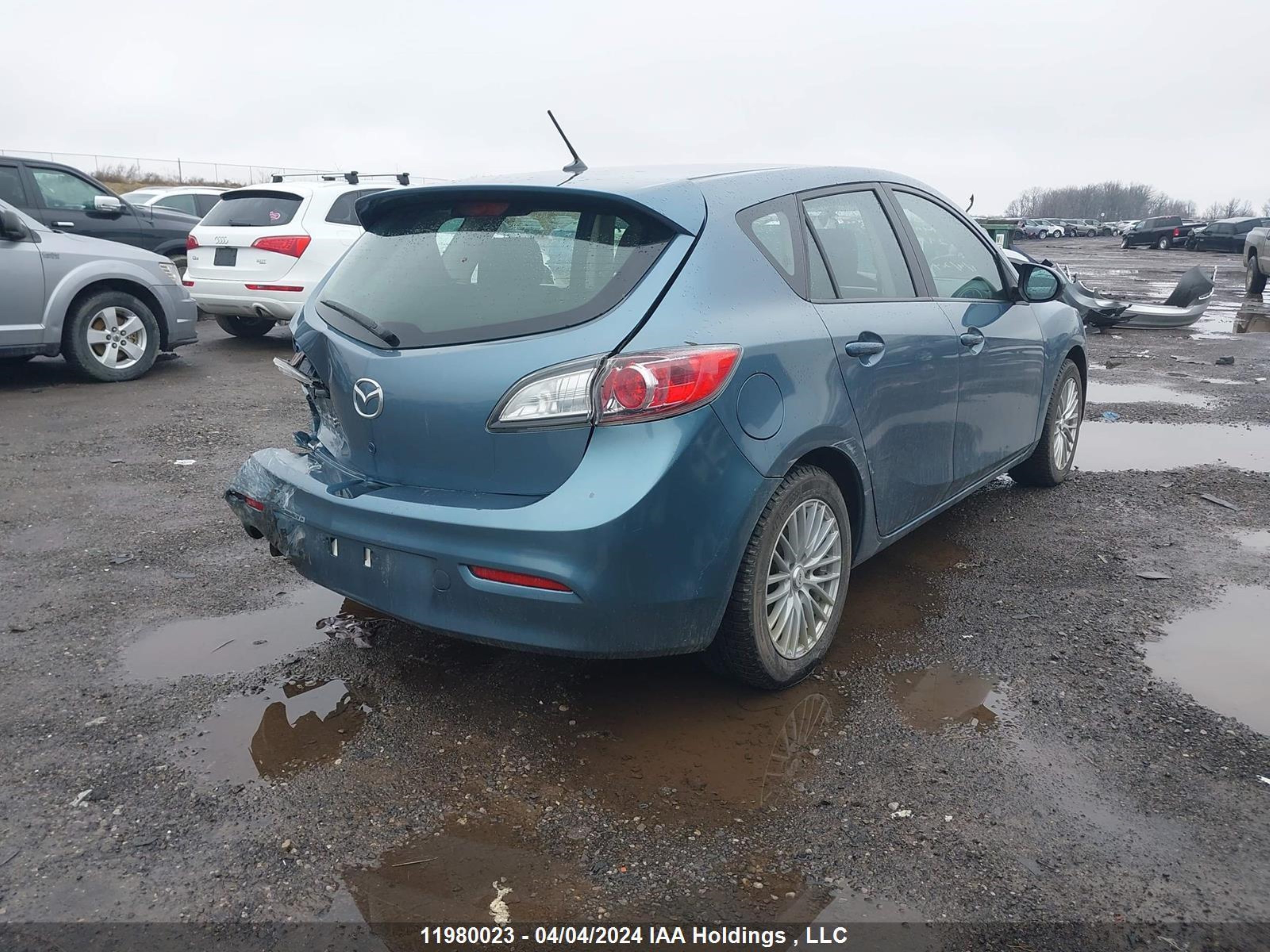 Photo 3 VIN: JM1BL1KFXB1429523 - MAZDA 3 