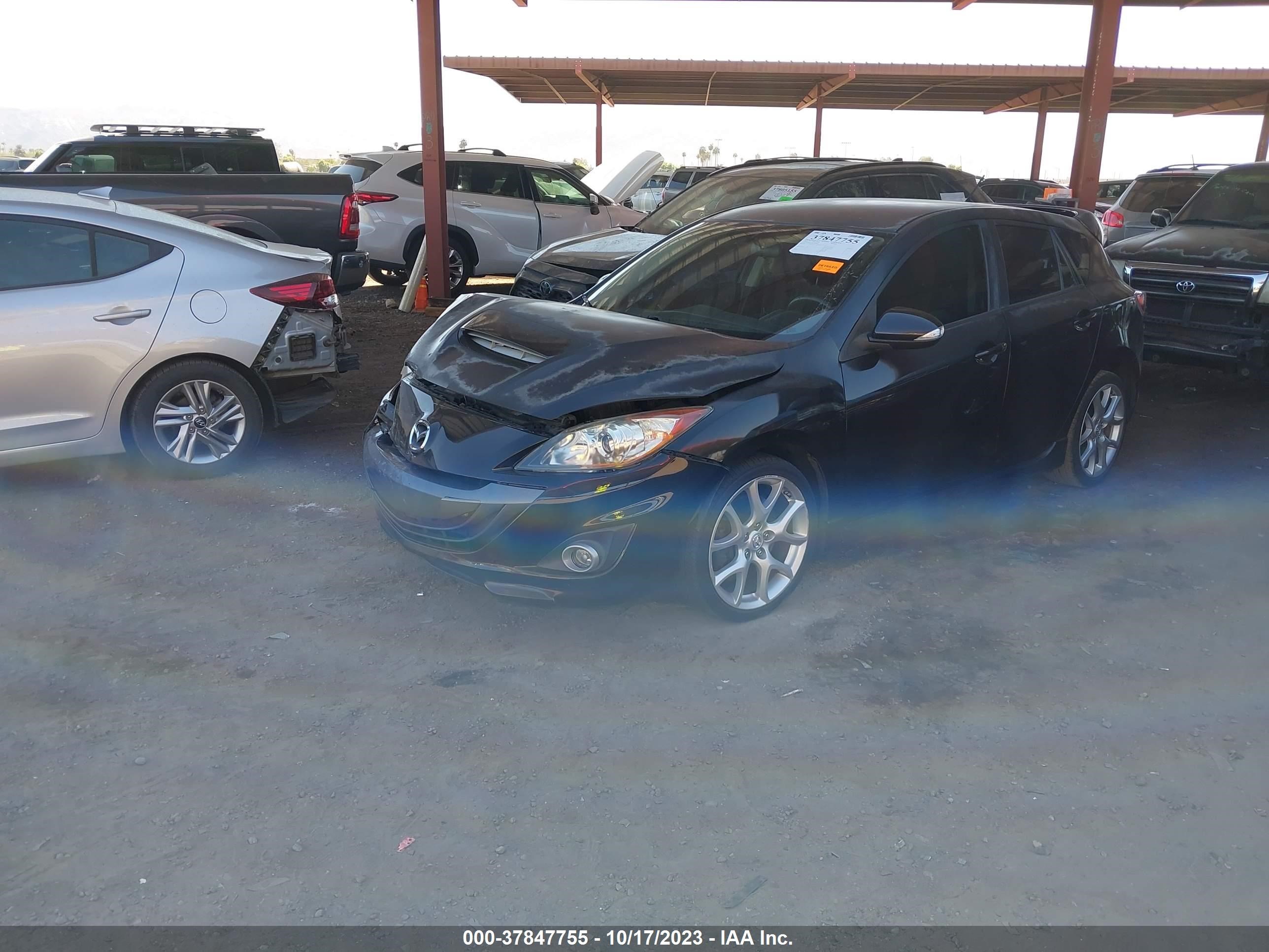 Photo 1 VIN: JM1BL1L32C1500266 - MAZDA 3 