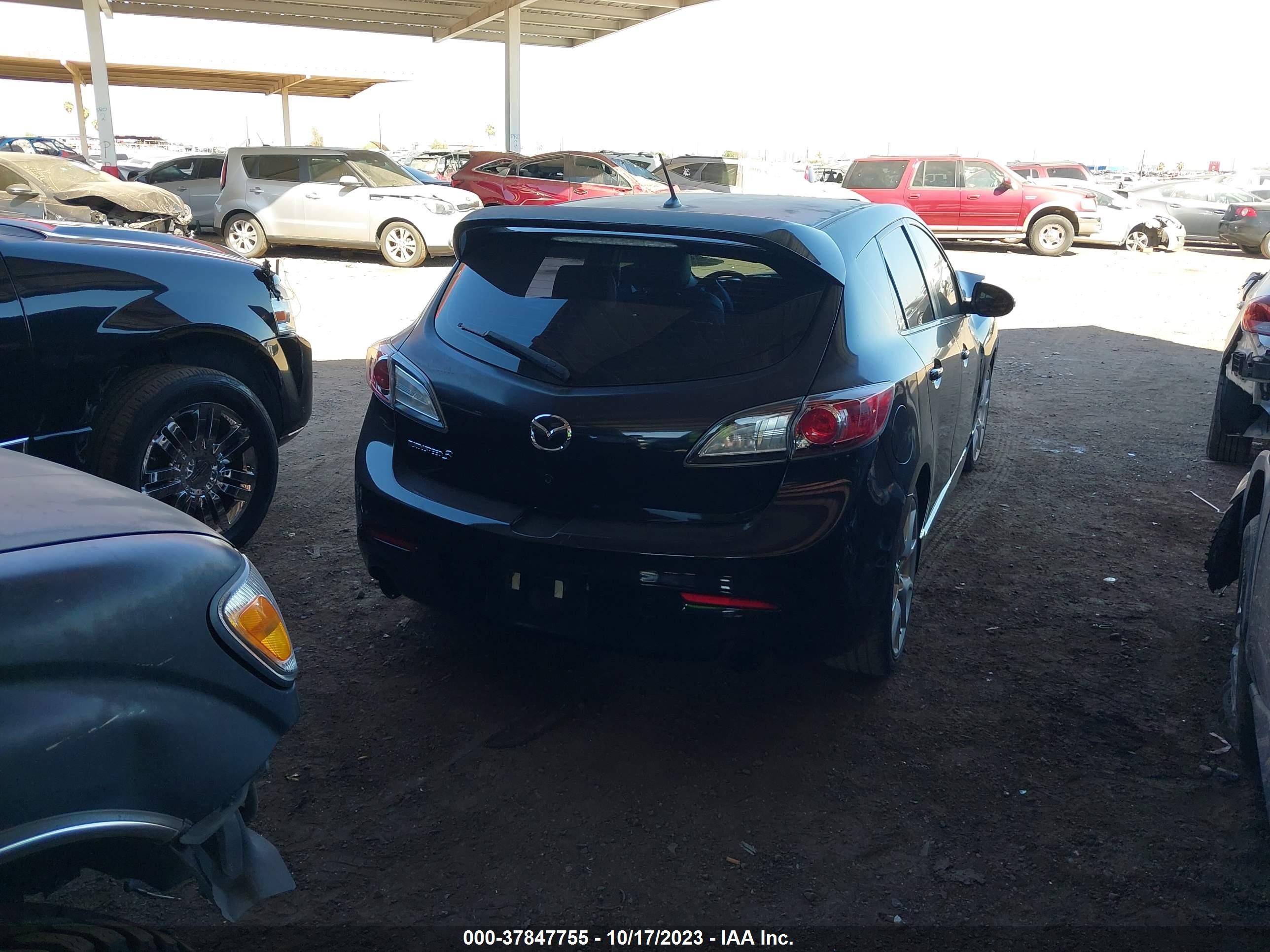 Photo 3 VIN: JM1BL1L32C1500266 - MAZDA 3 