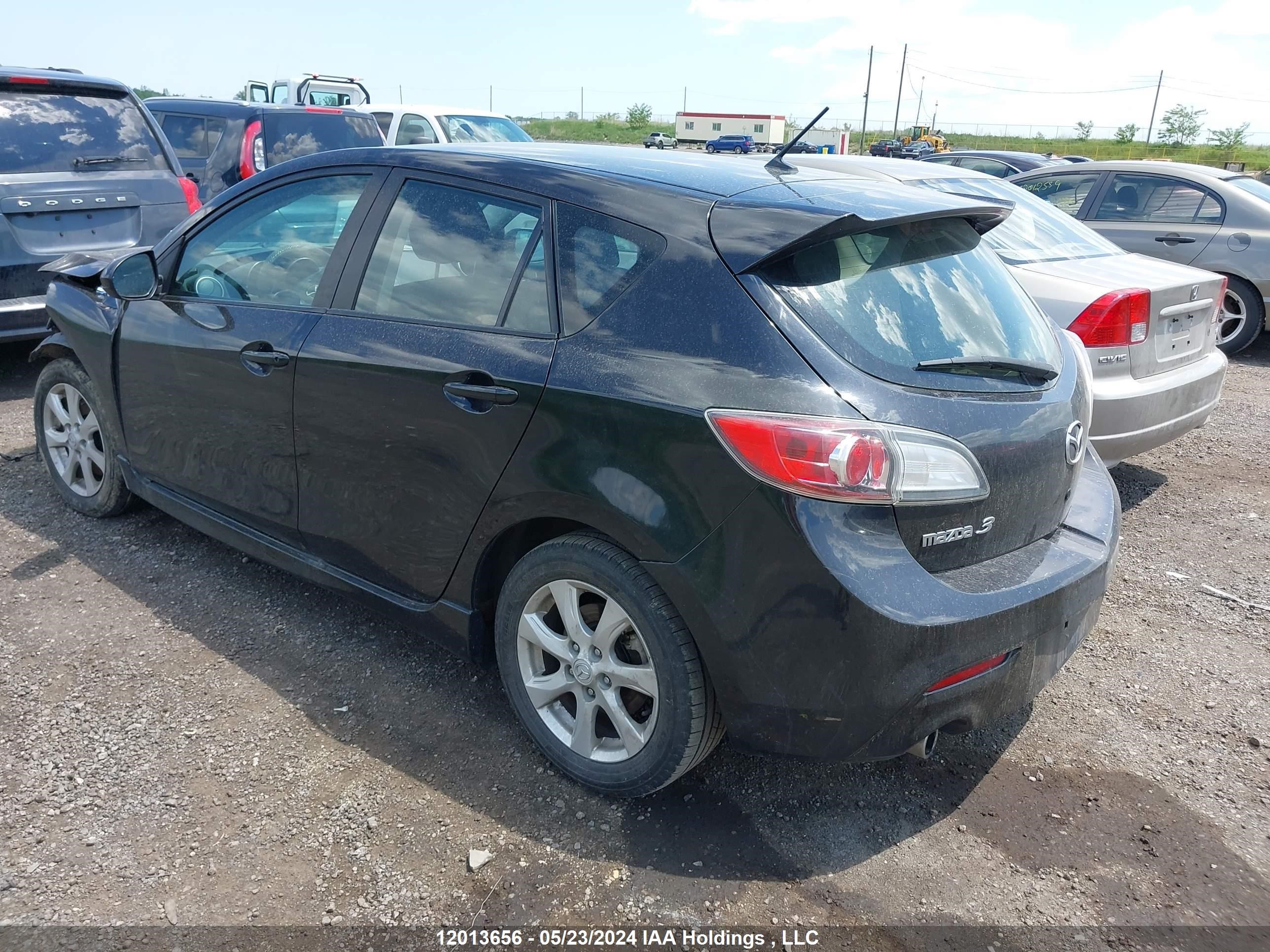 Photo 2 VIN: JM1BL1L59B1395032 - MAZDA 3 