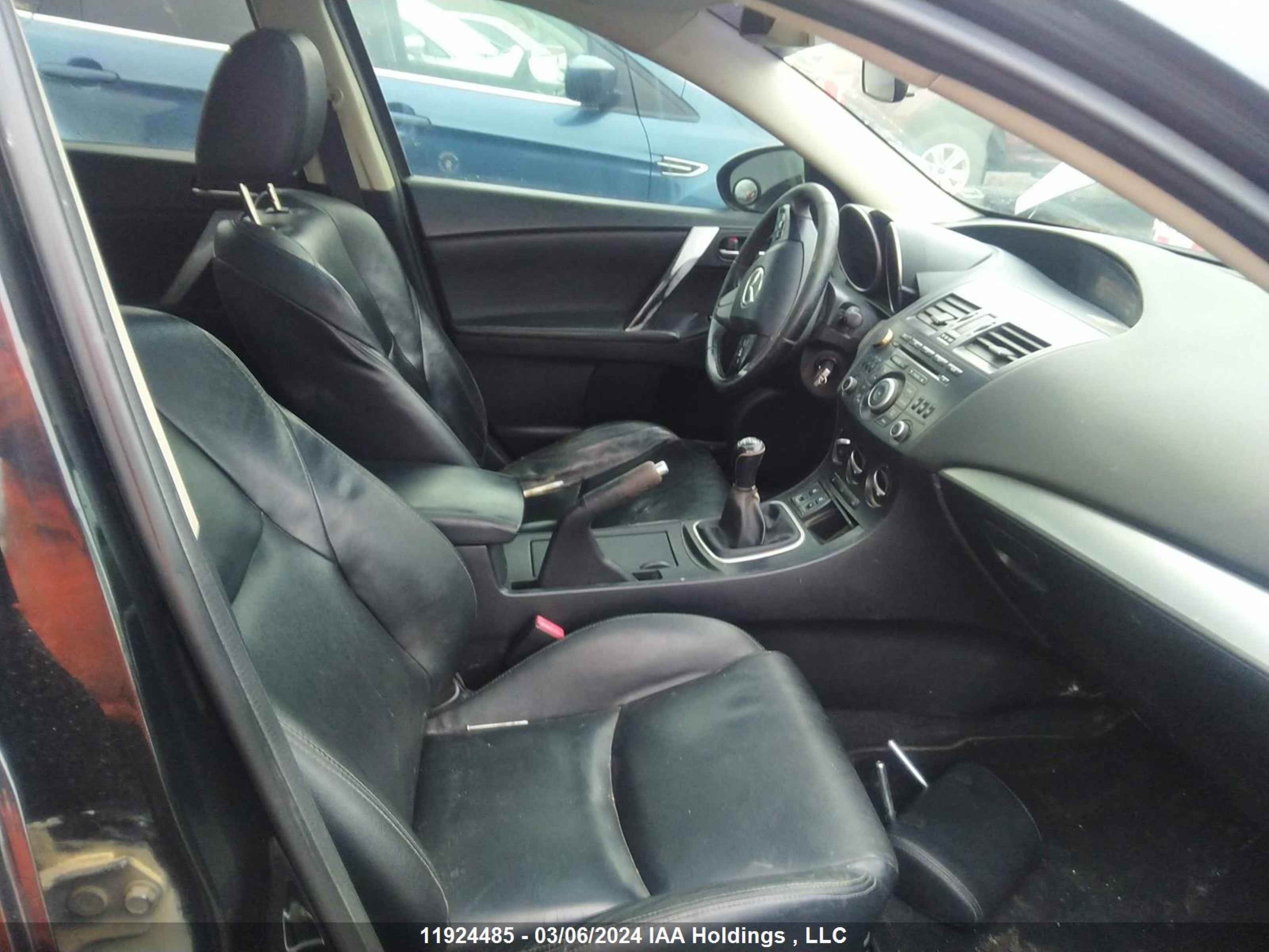 Photo 4 VIN: JM1BL1L75C1683357 - MAZDA 3 